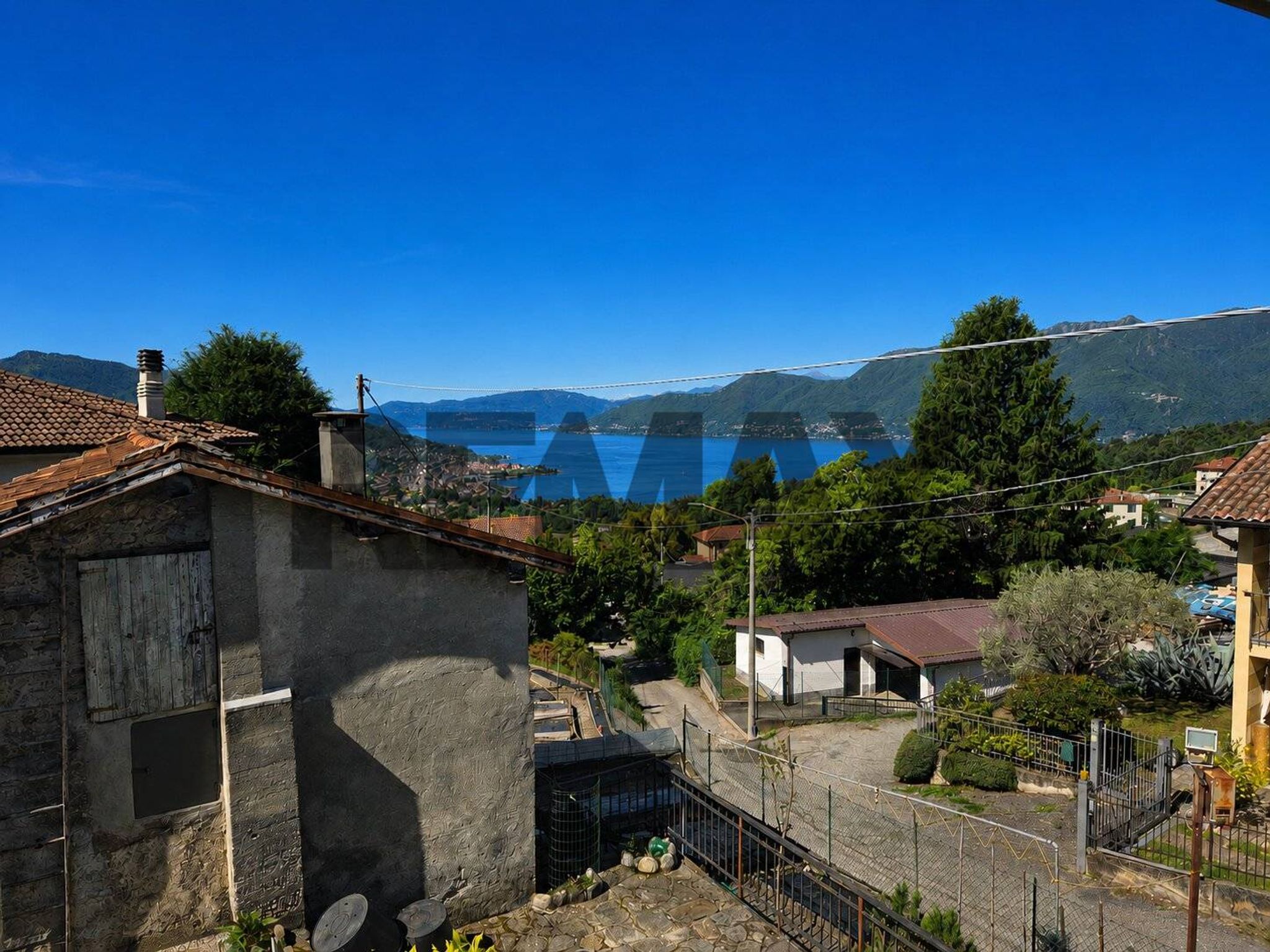 Immobile a Luino