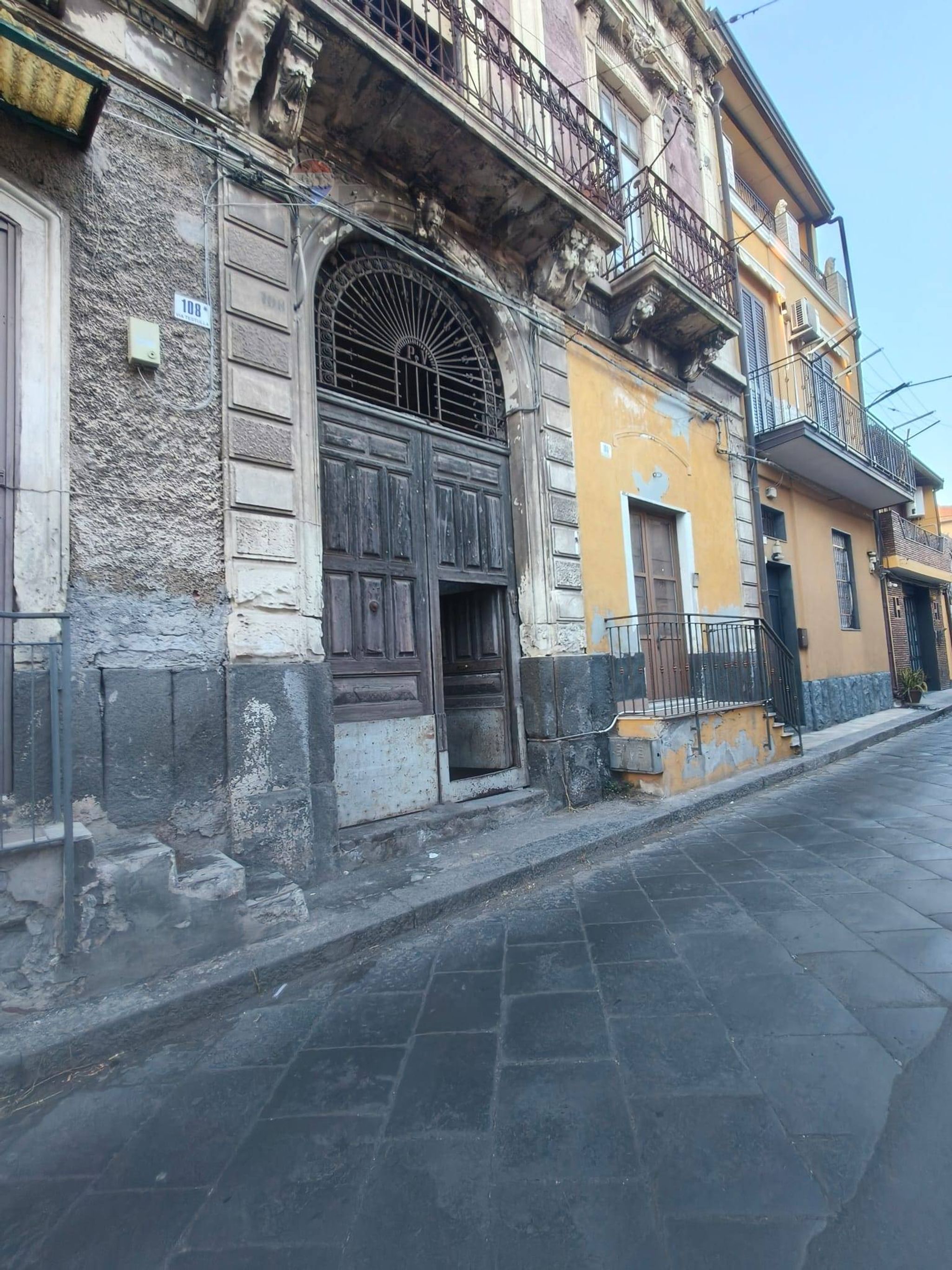 Edificio all'aperto