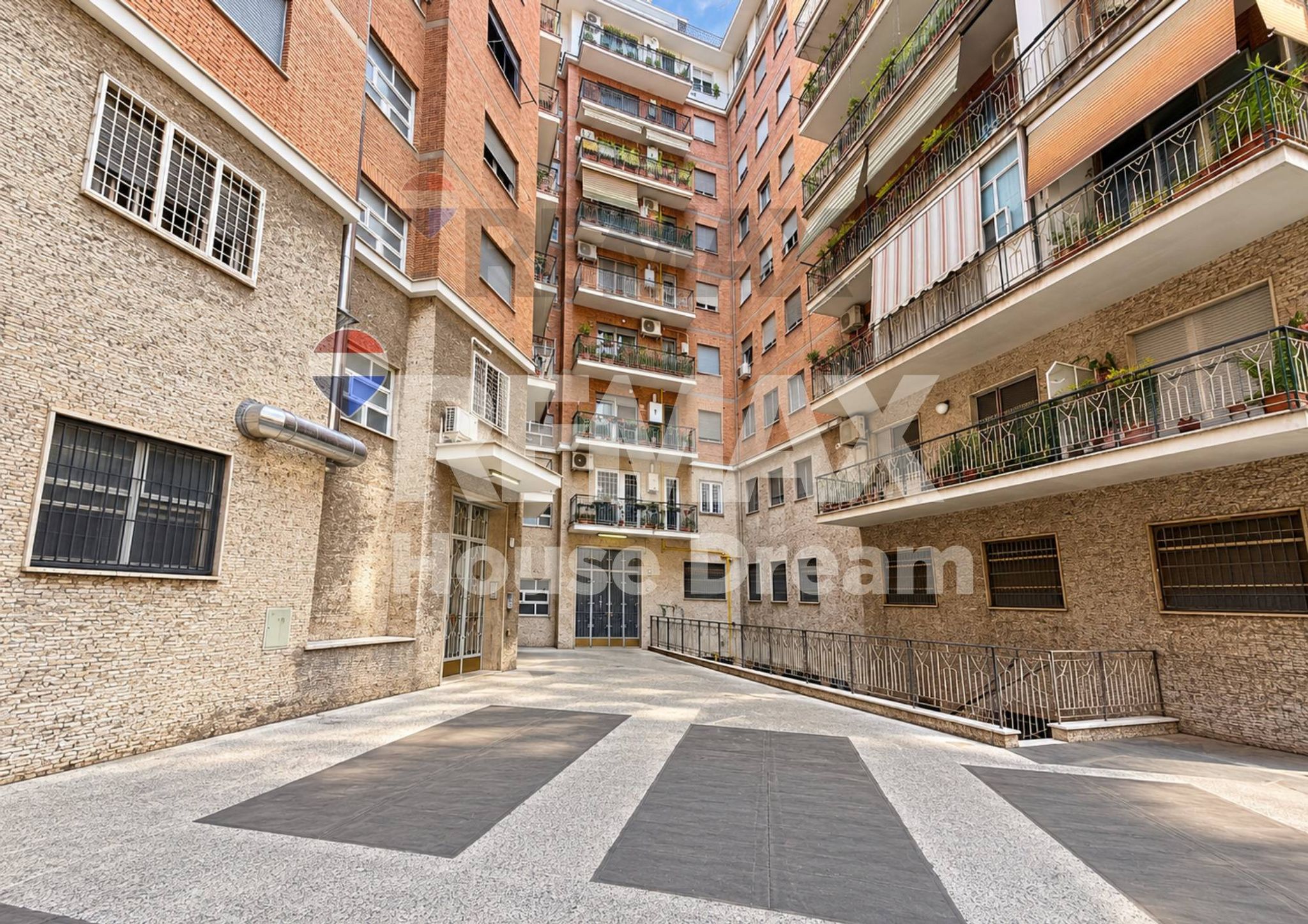Property in Roma