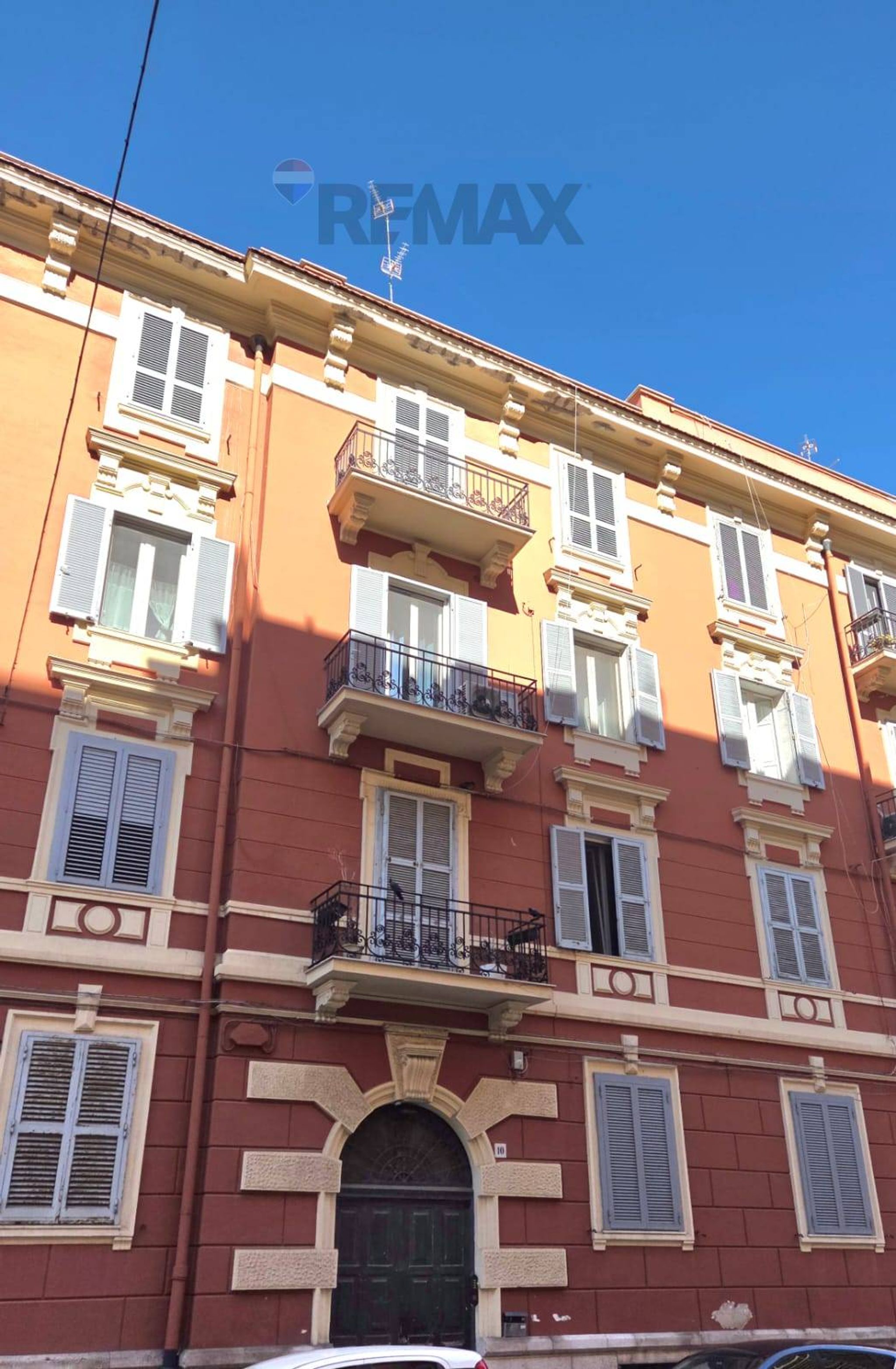 Edificio all'aperto