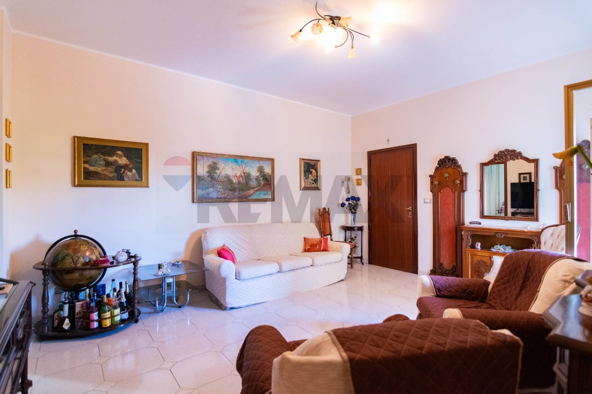 Property in Aci Catena