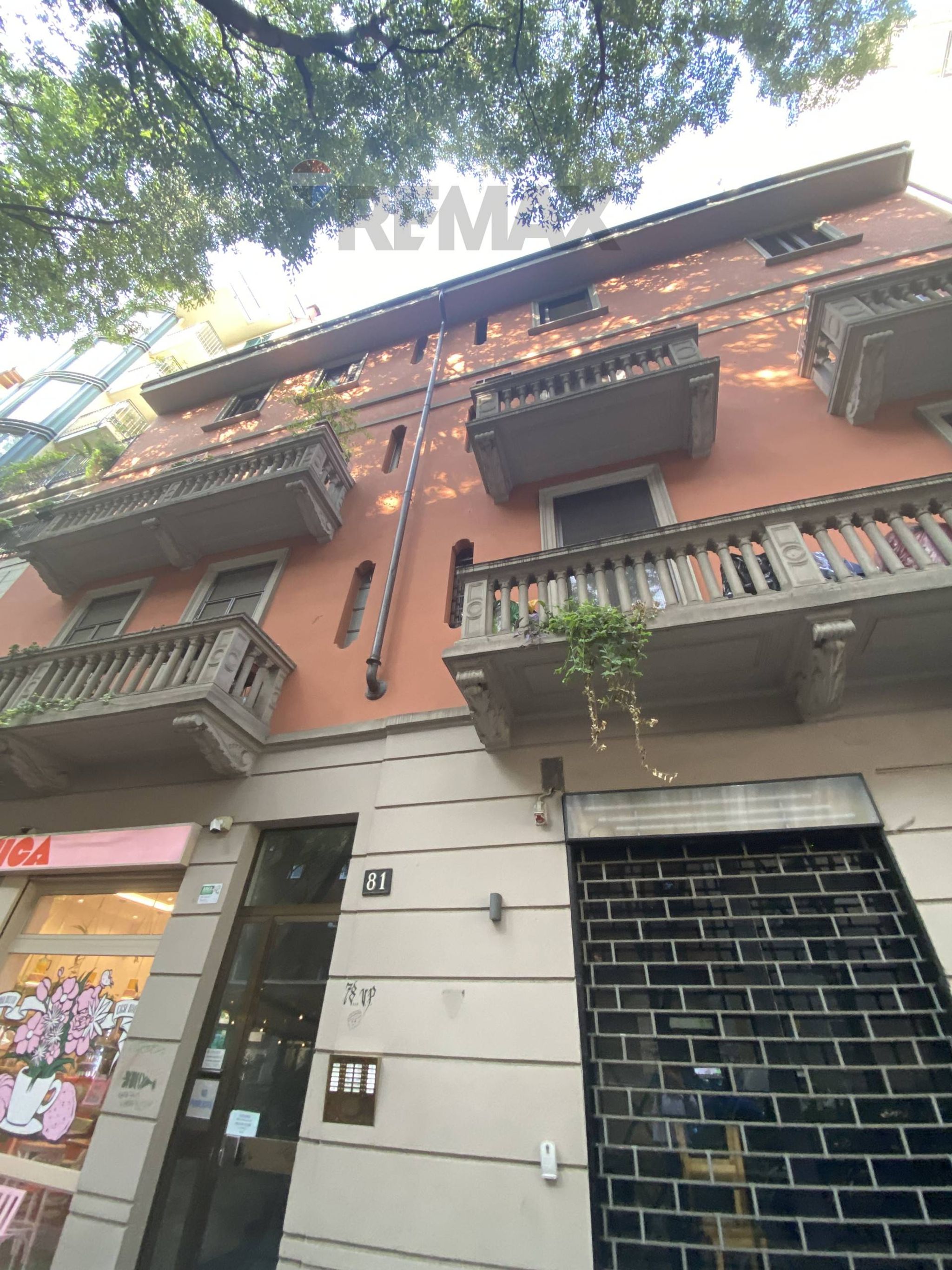 Edificio all'aperto