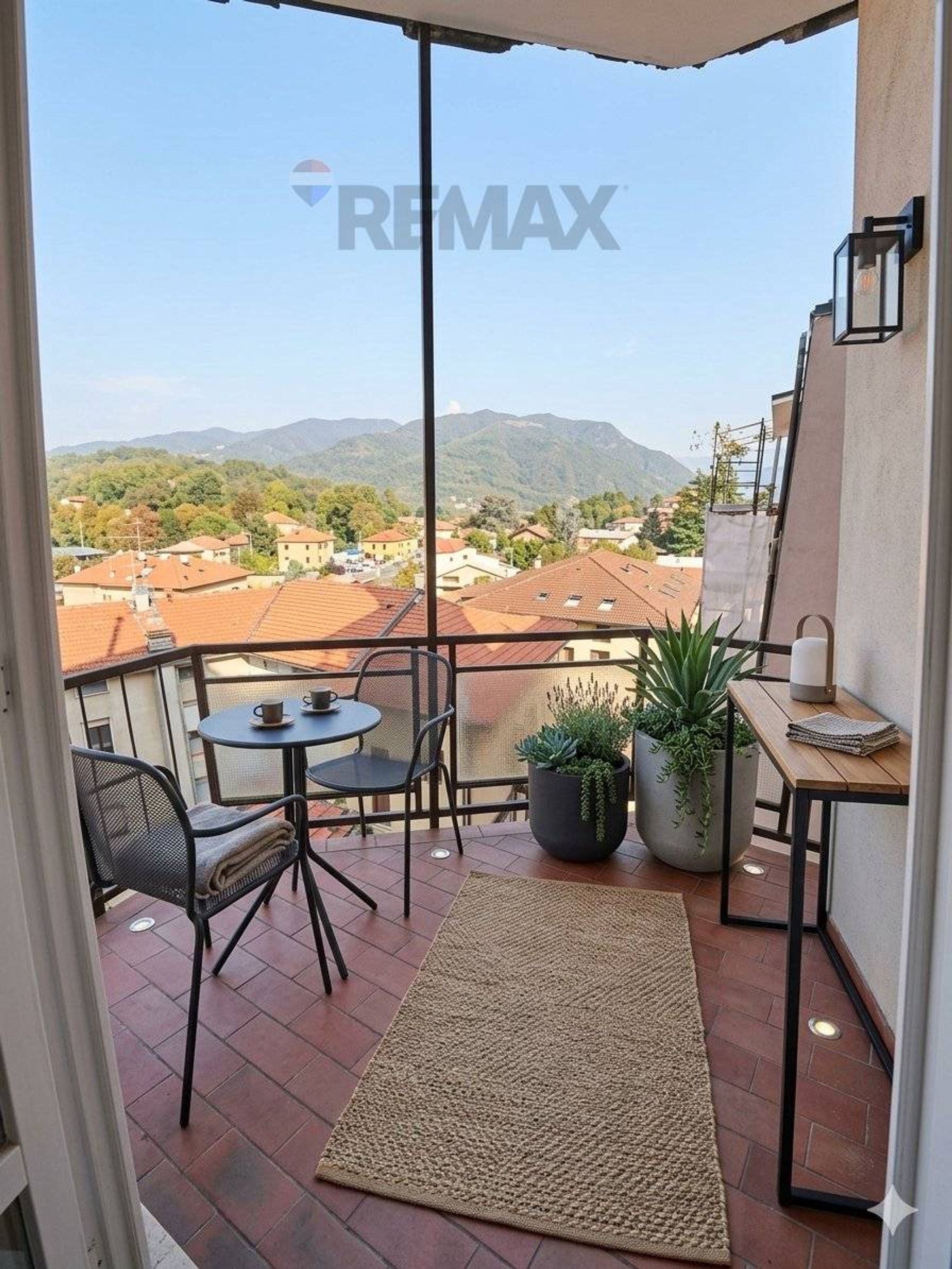 Property in Calco