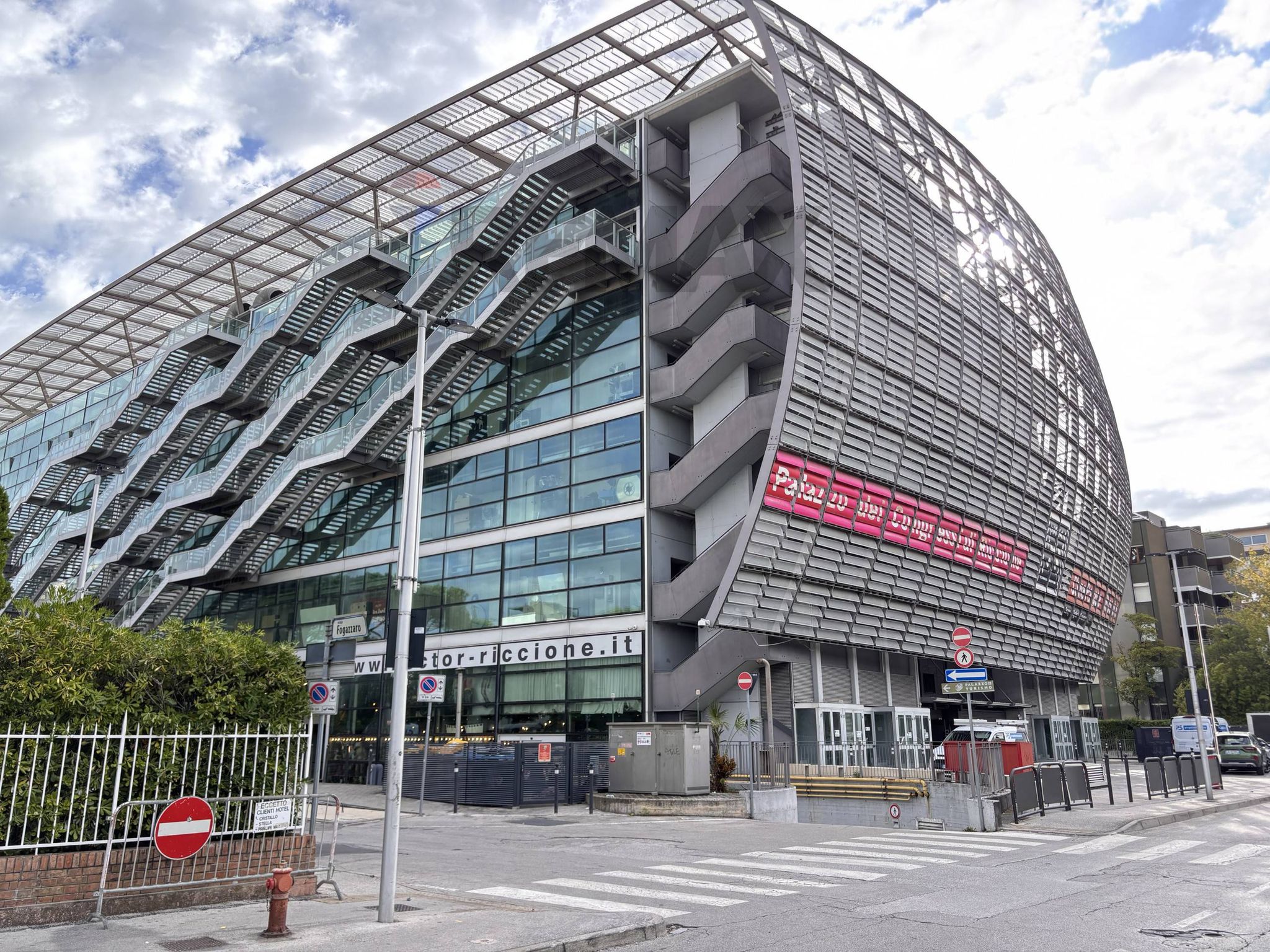 Edificio all'aperto
