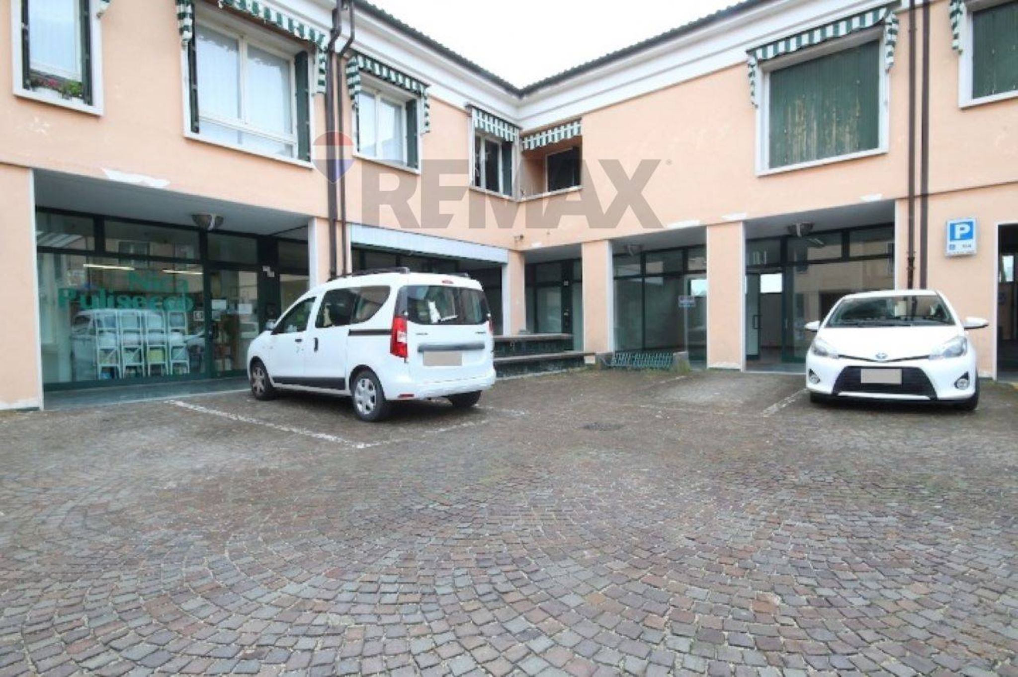 Edificio all'aperto