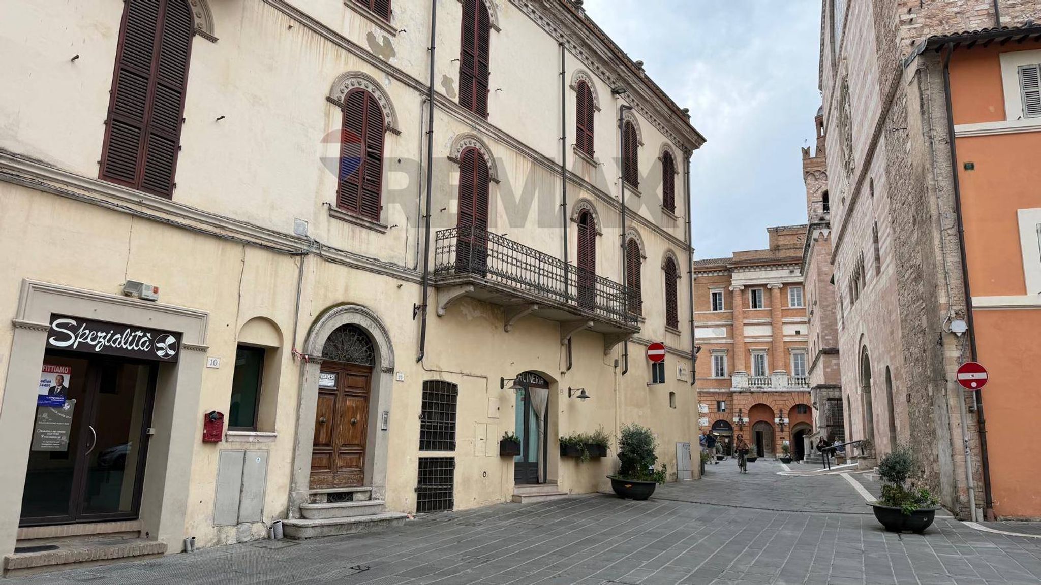 Immobile a Foligno