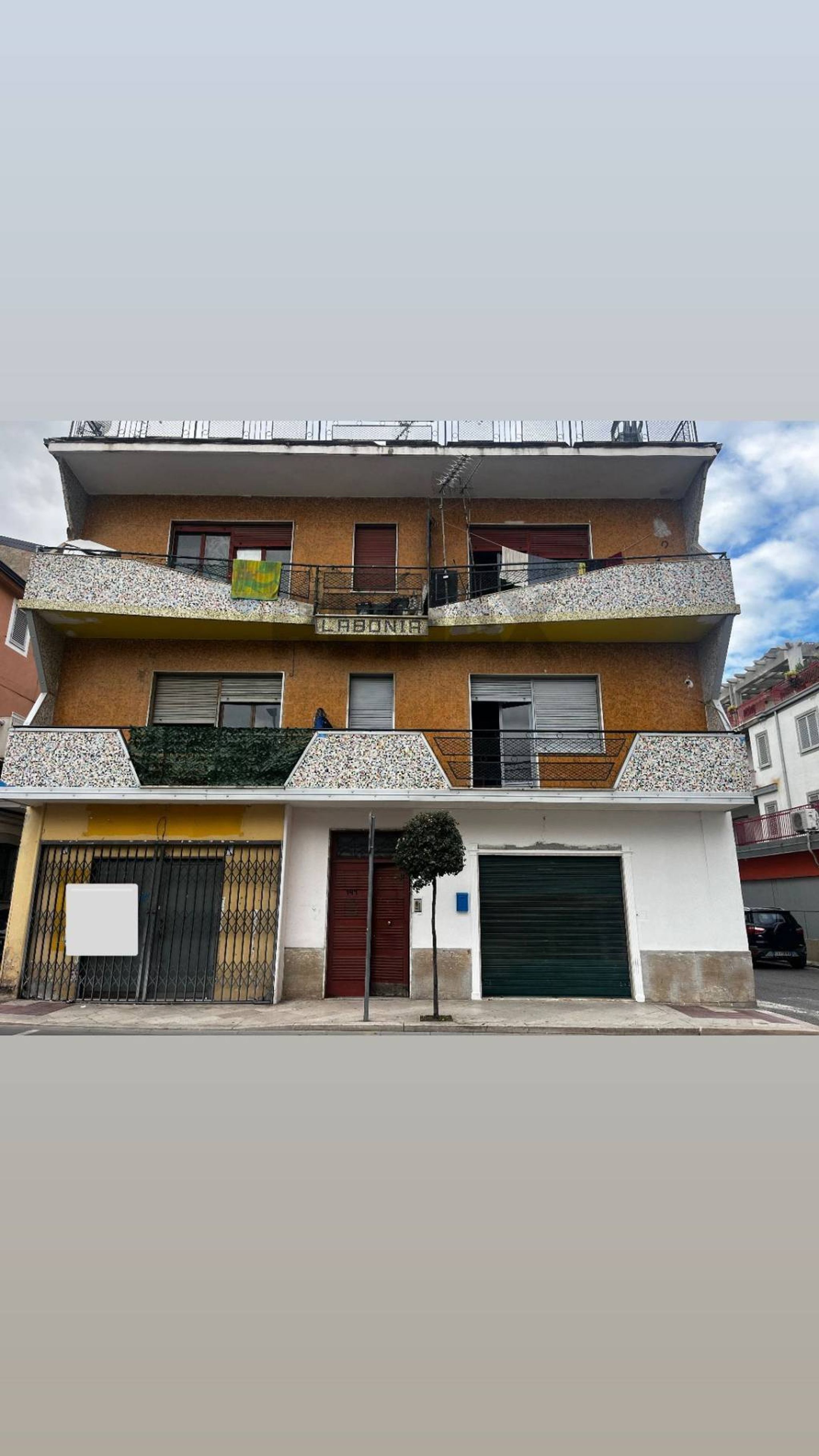 Edificio all'aperto