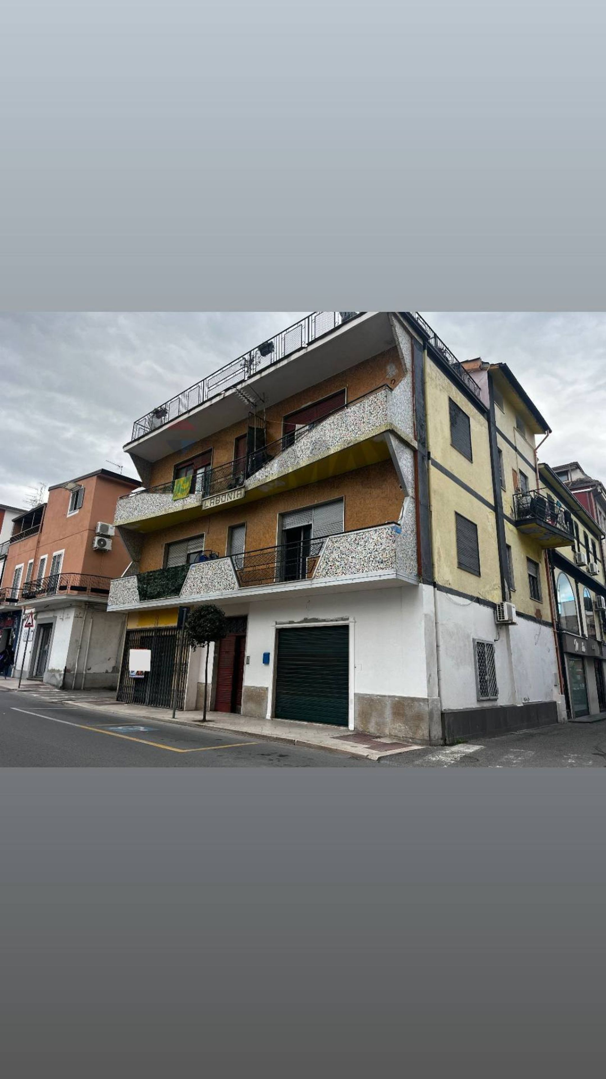 Edificio all'aperto