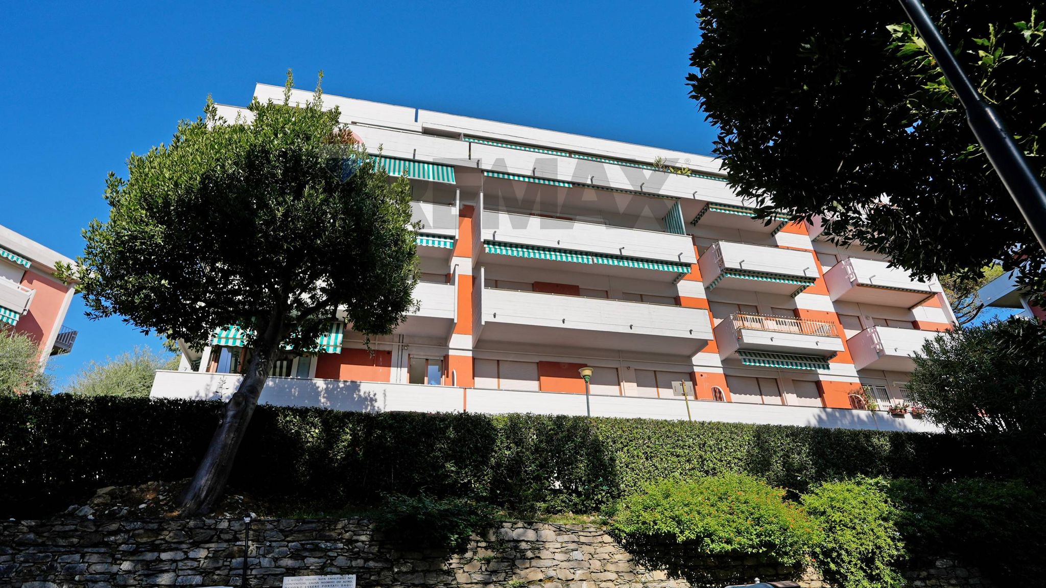 Edificio all'aperto