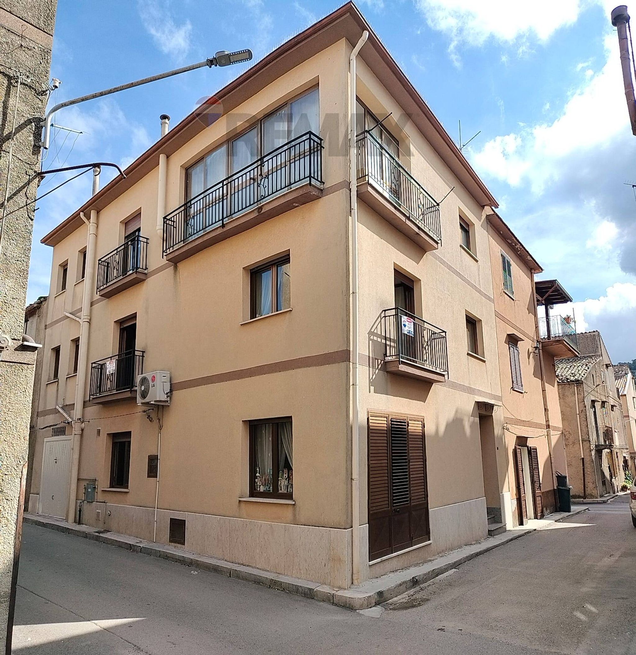 Edificio all'aperto