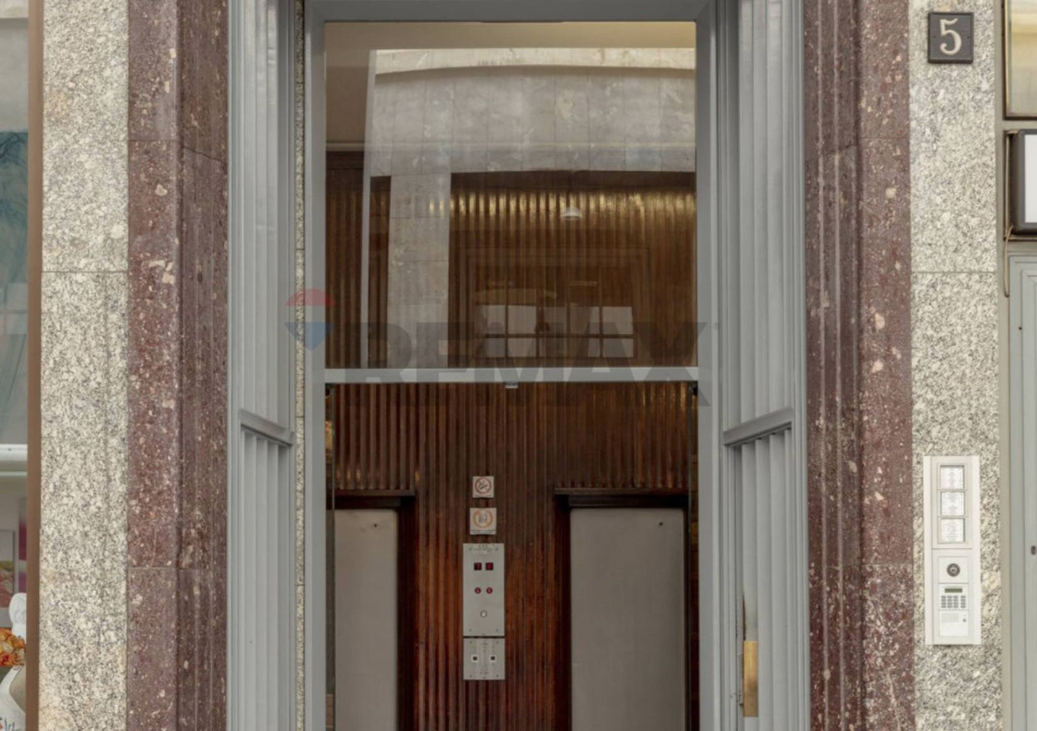 Edificio all'aperto