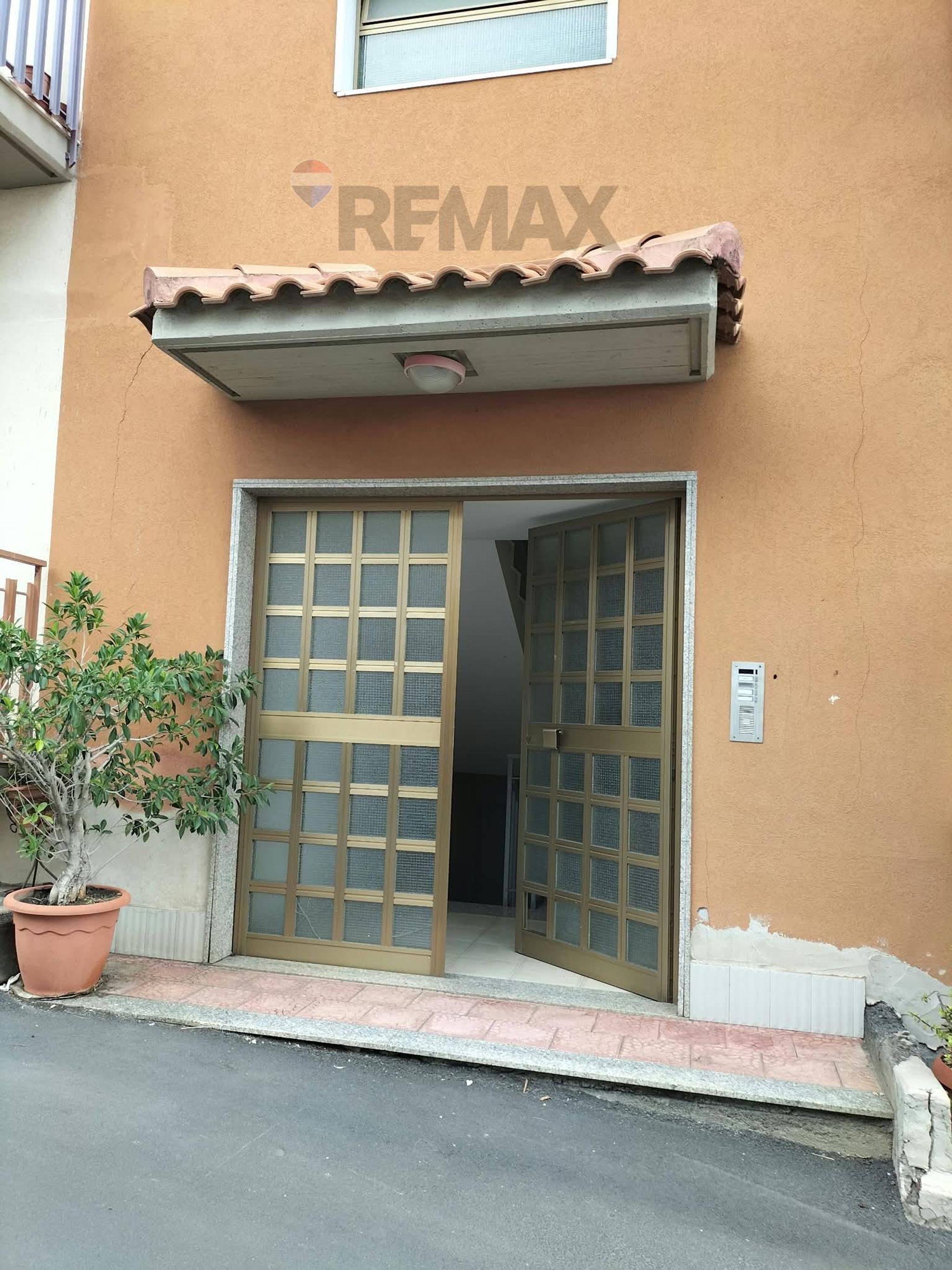 Property in Aci Catena