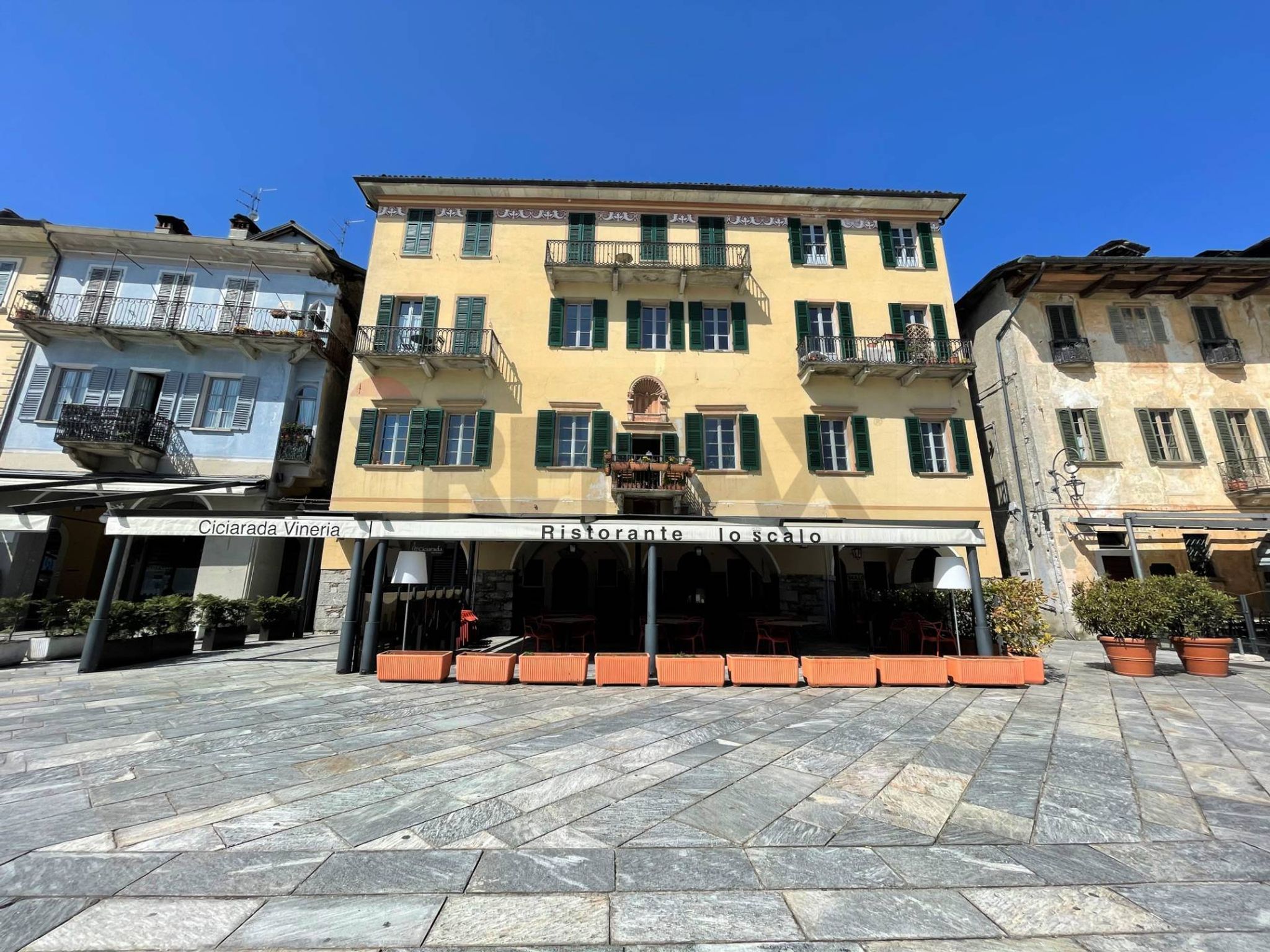 Edificio all'aperto