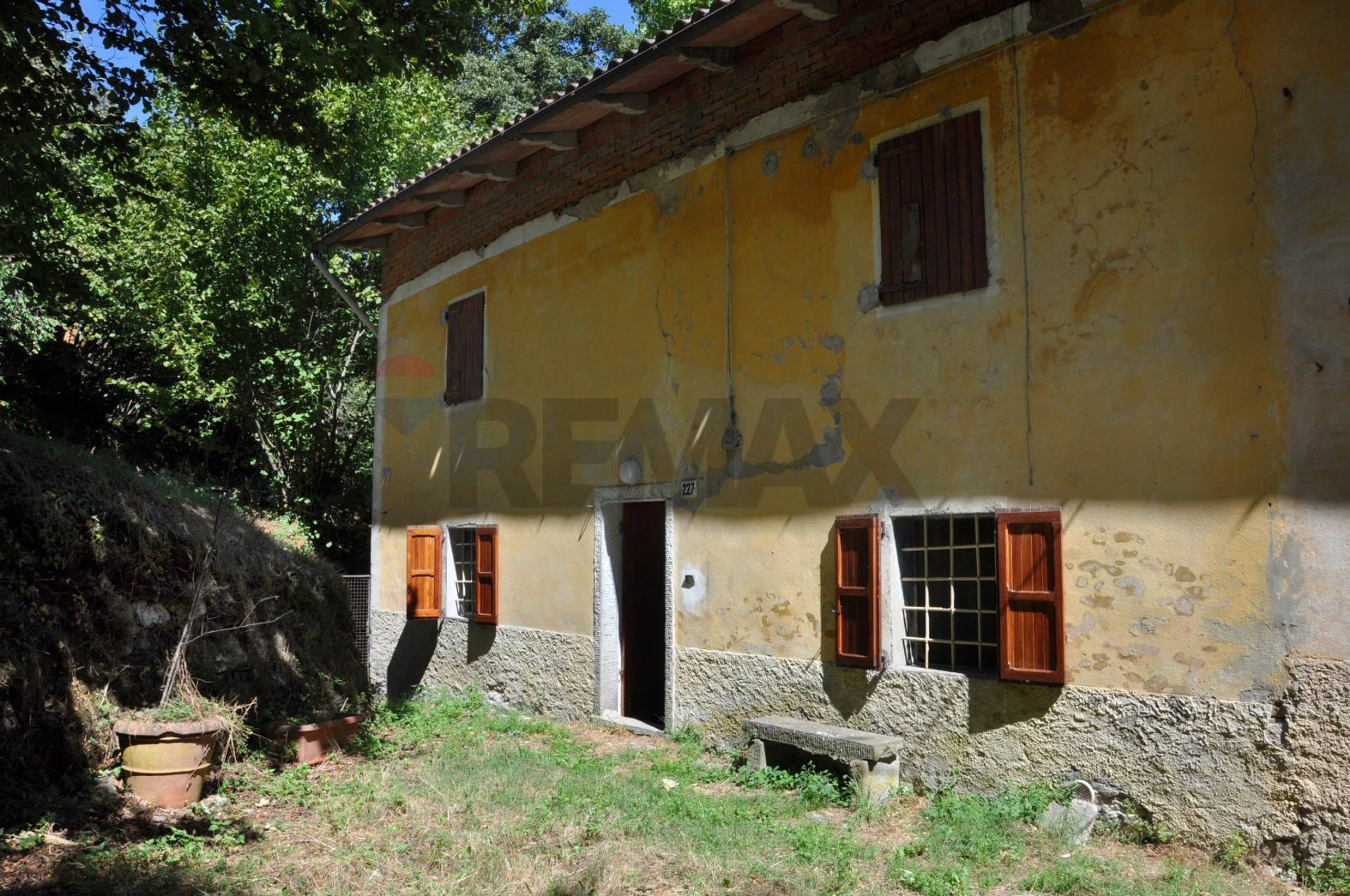 Facciata principale lato sx