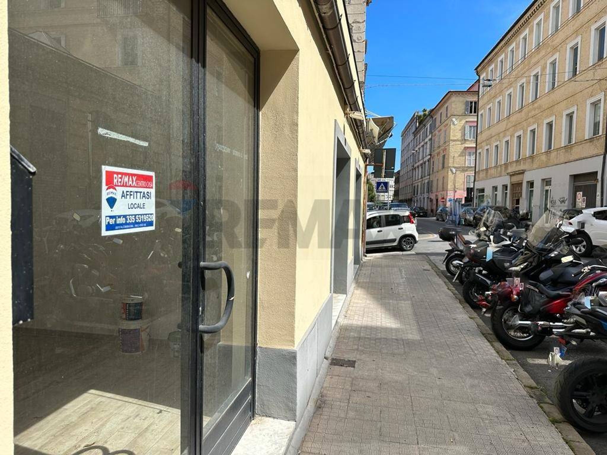 Edificio all'aperto