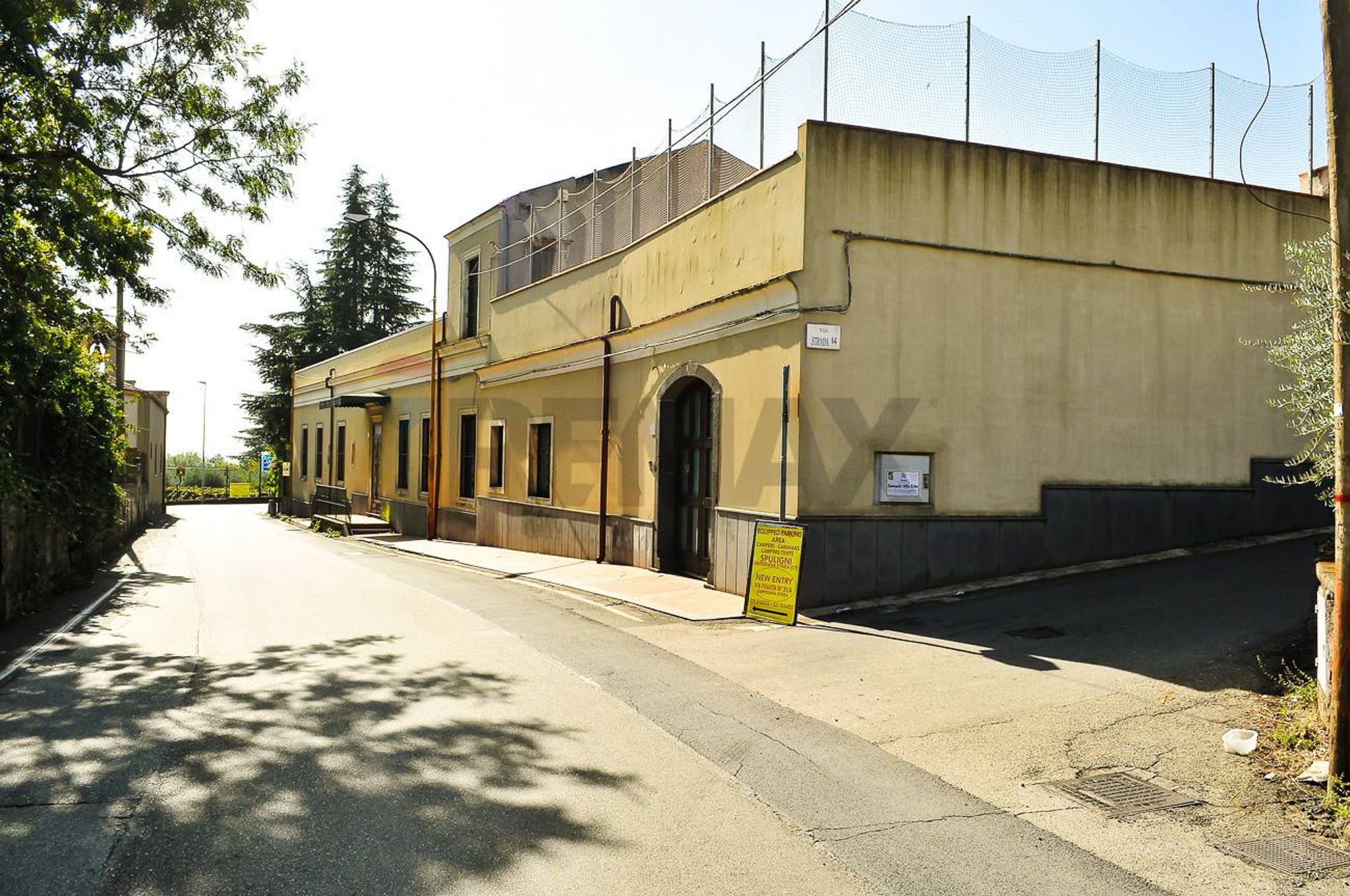 Edificio all'aperto