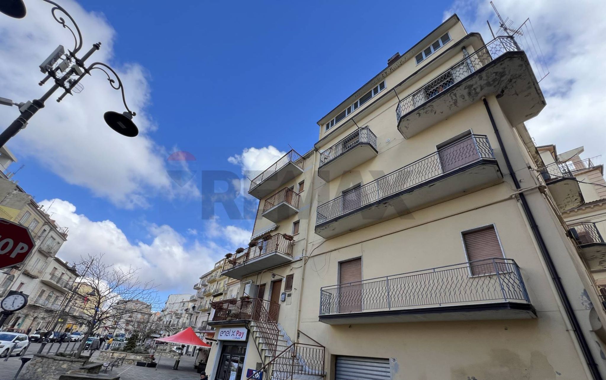 Edificio all'aperto