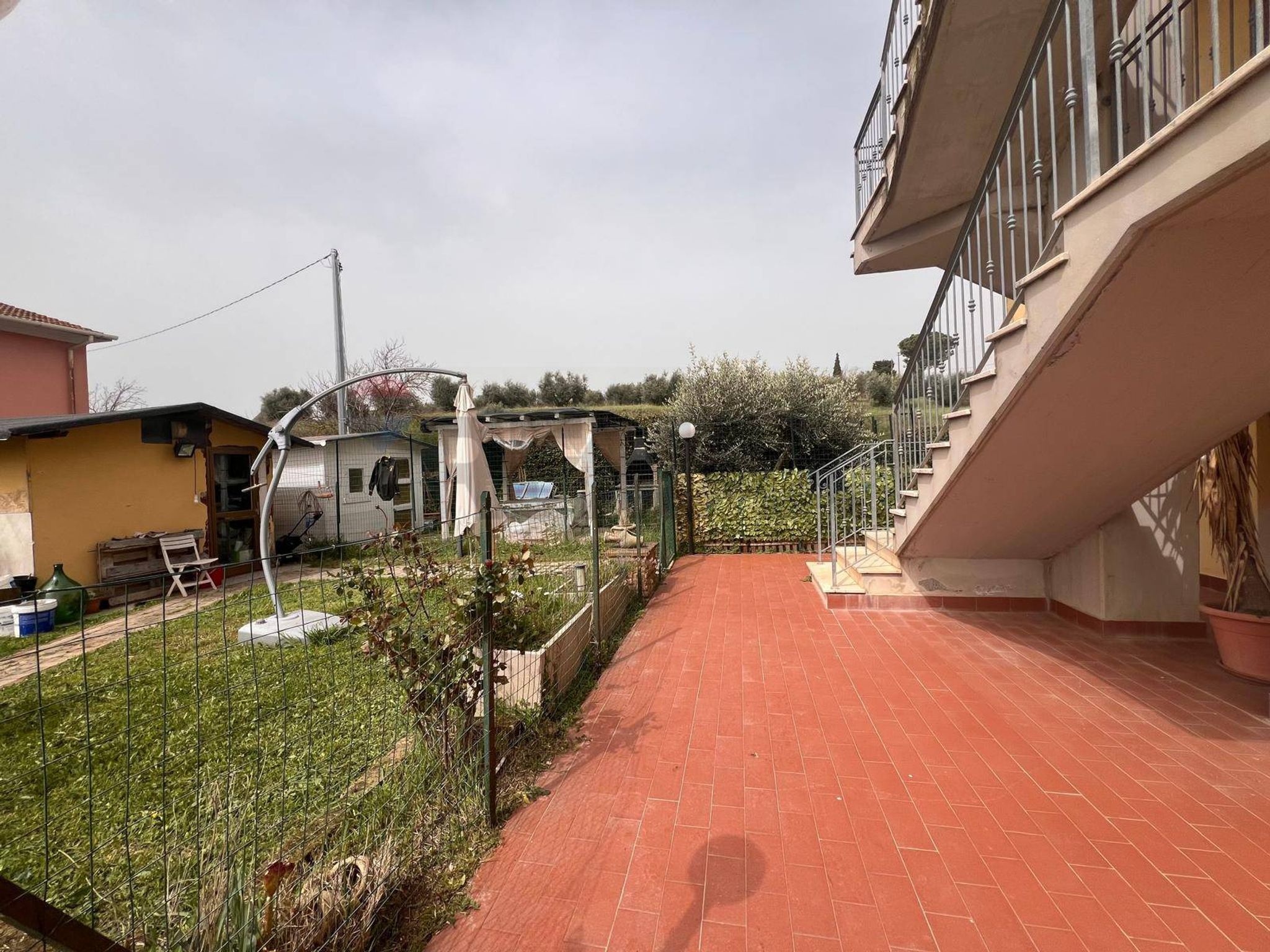 Property in Castellina Marittima