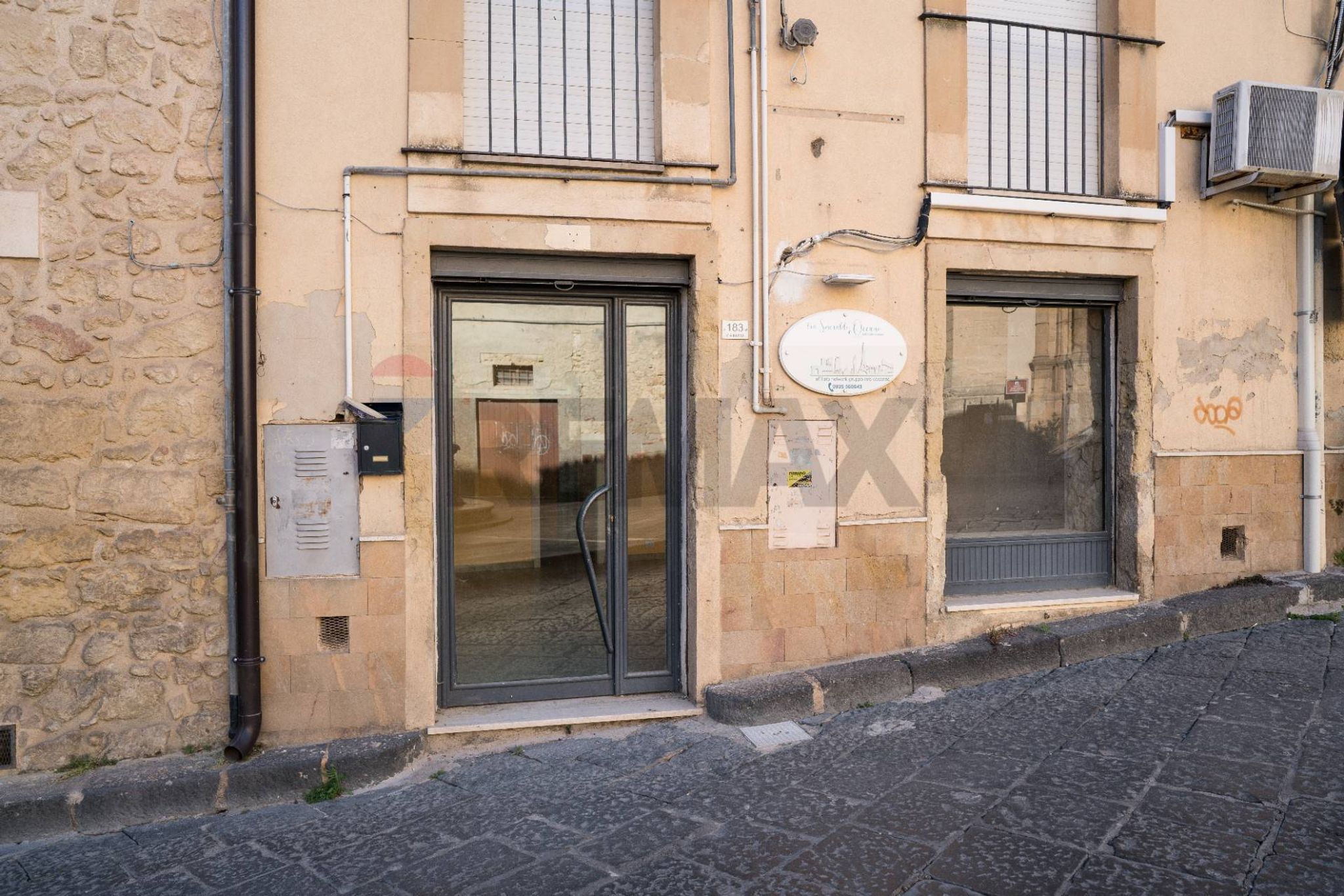 Edificio all'aperto