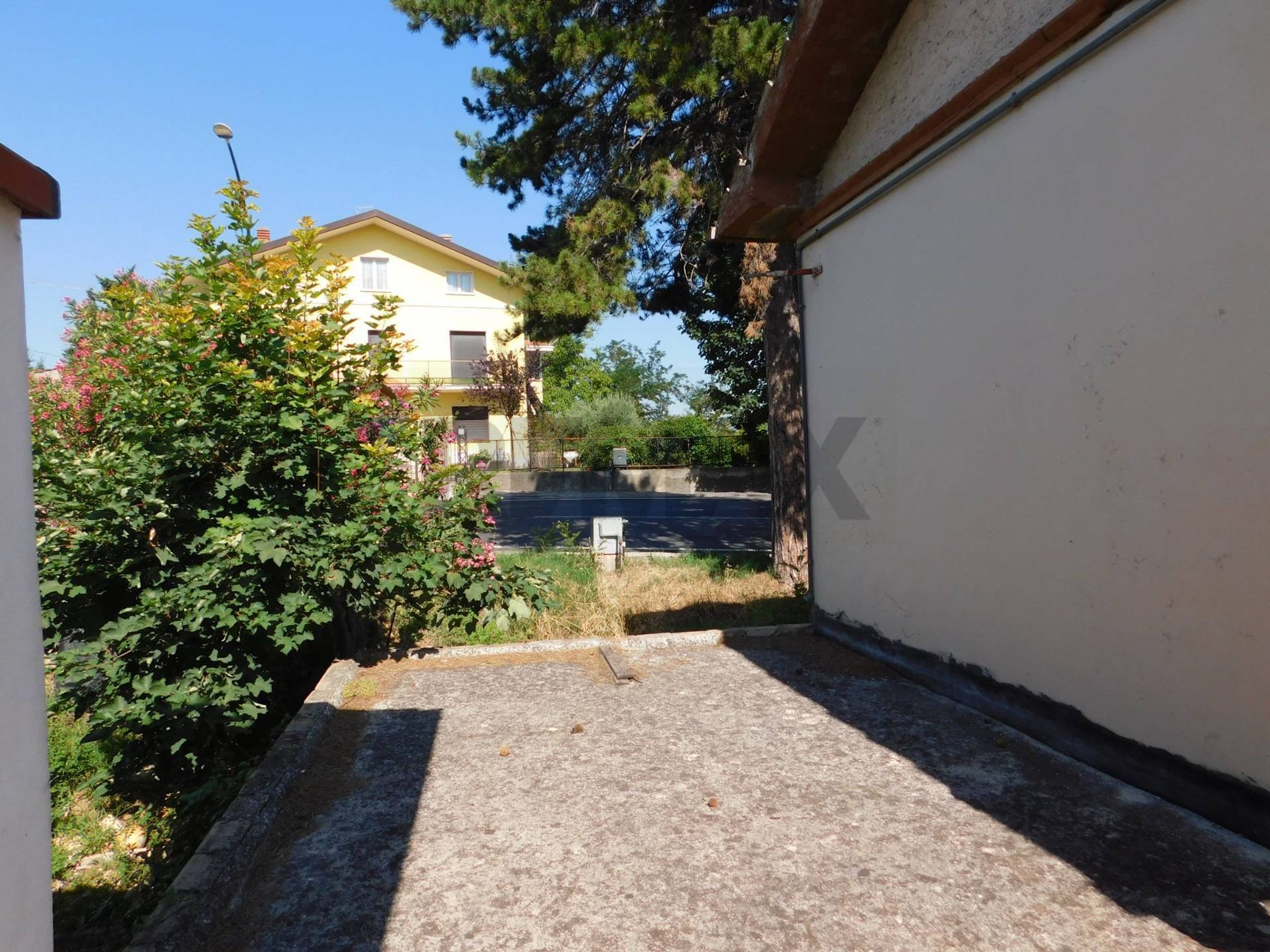 Property in Casacanditella