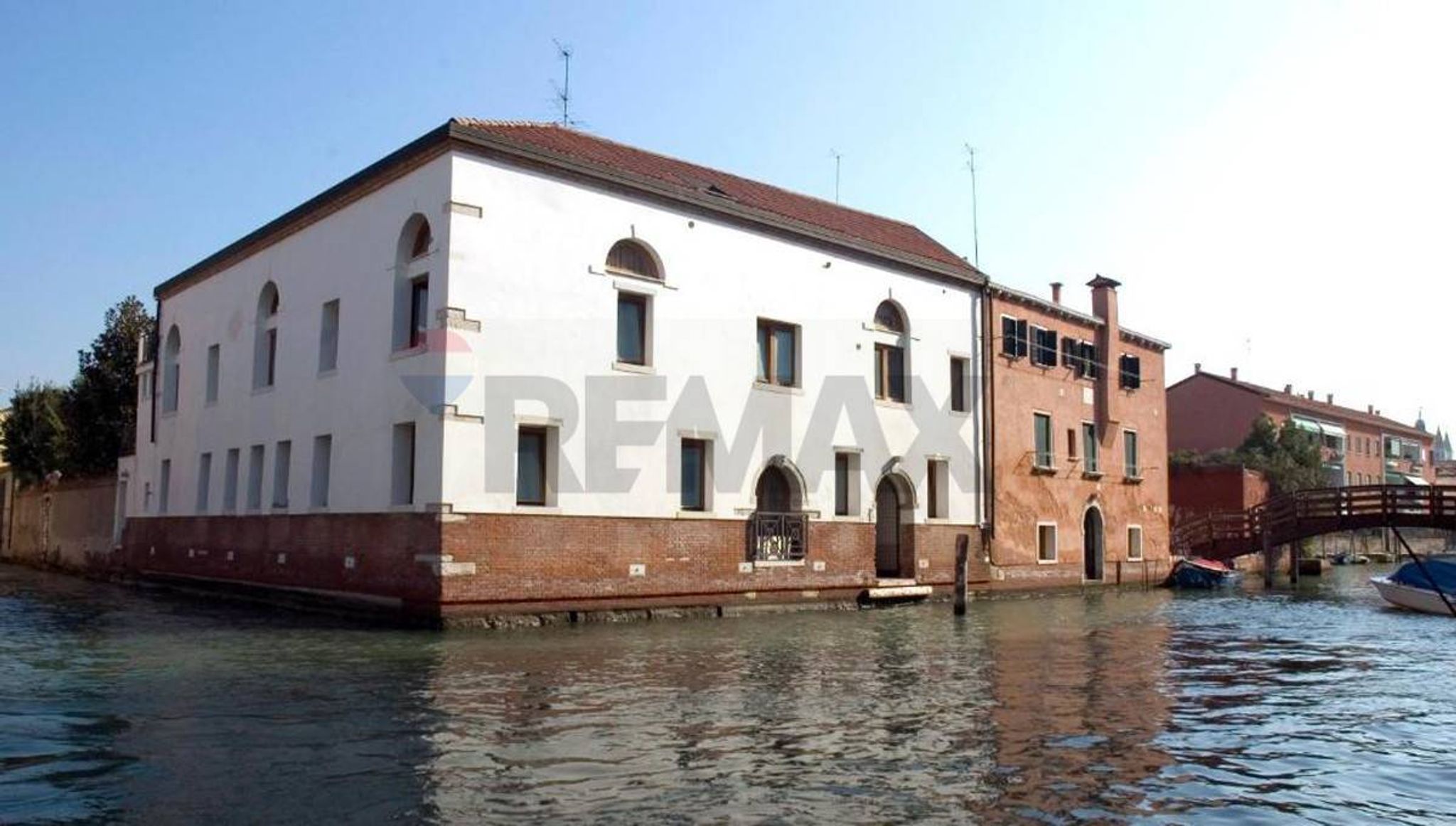 Edificio all'aperto