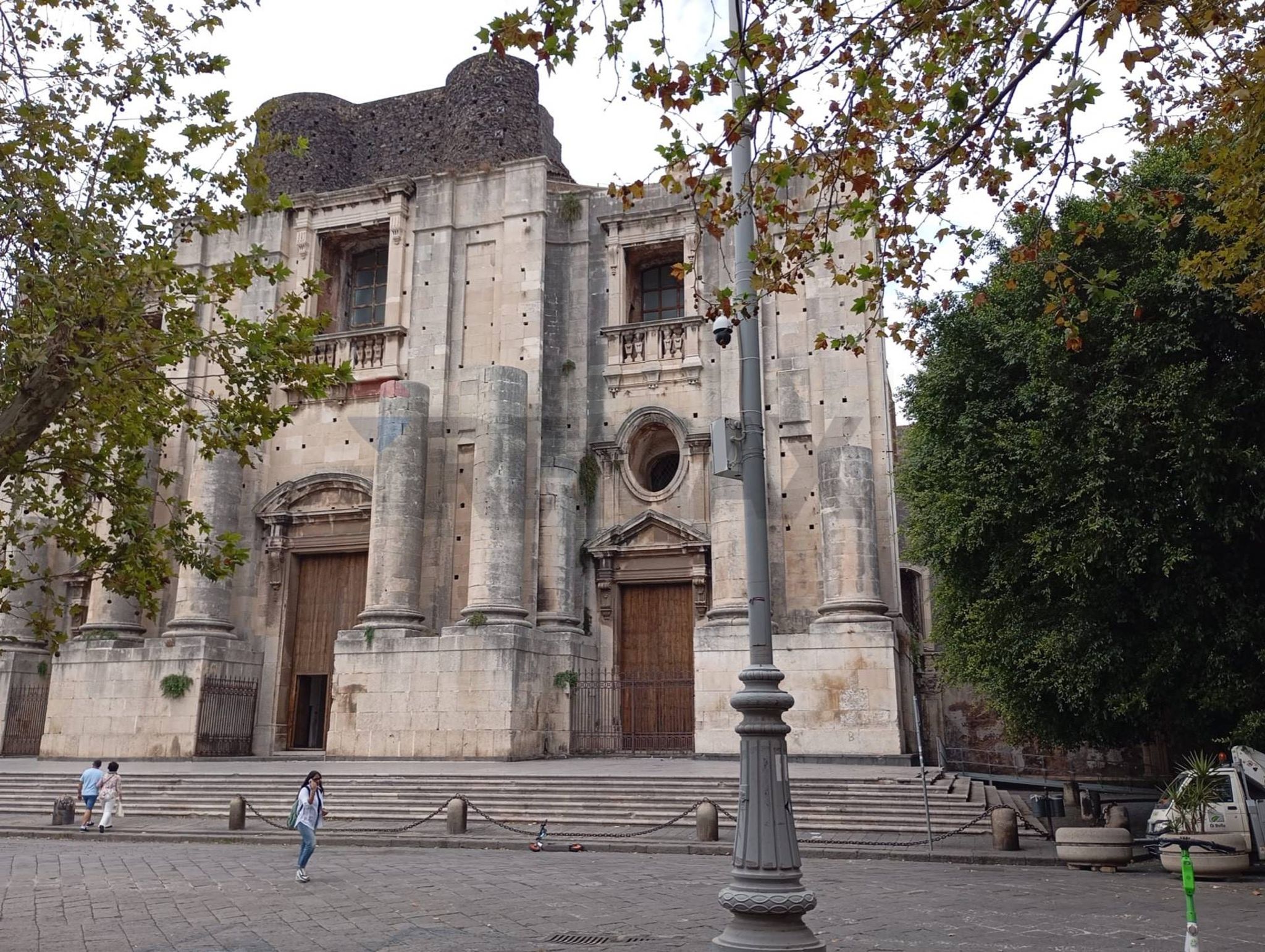 Edificio all'aperto