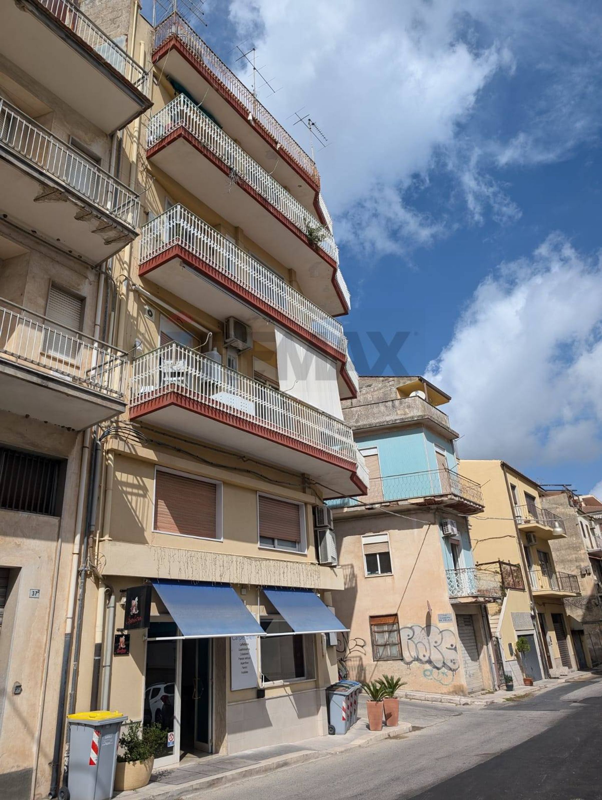 Edificio all'aperto