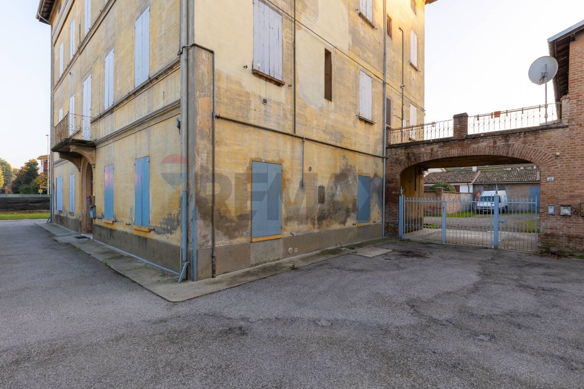 Edificio all'aperto