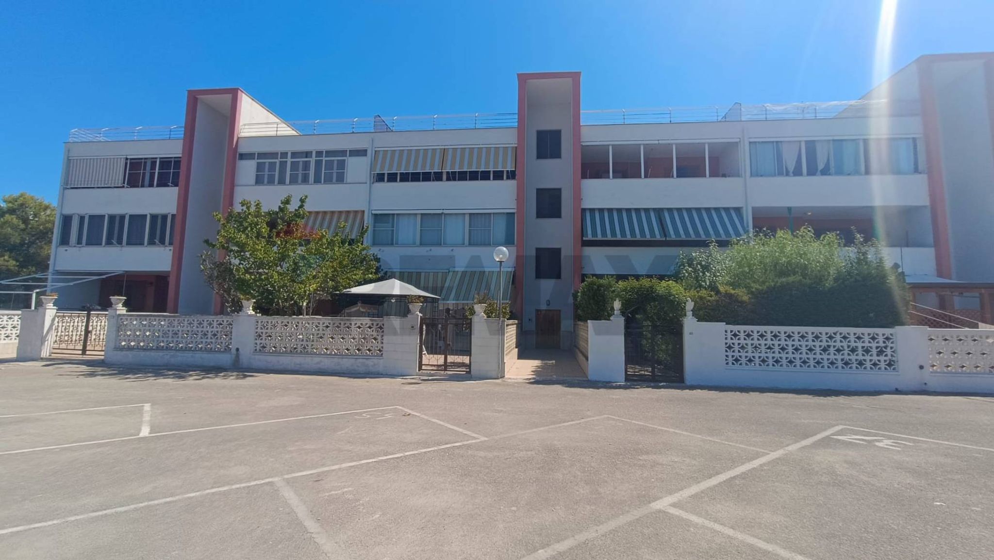 Edificio all'aperto