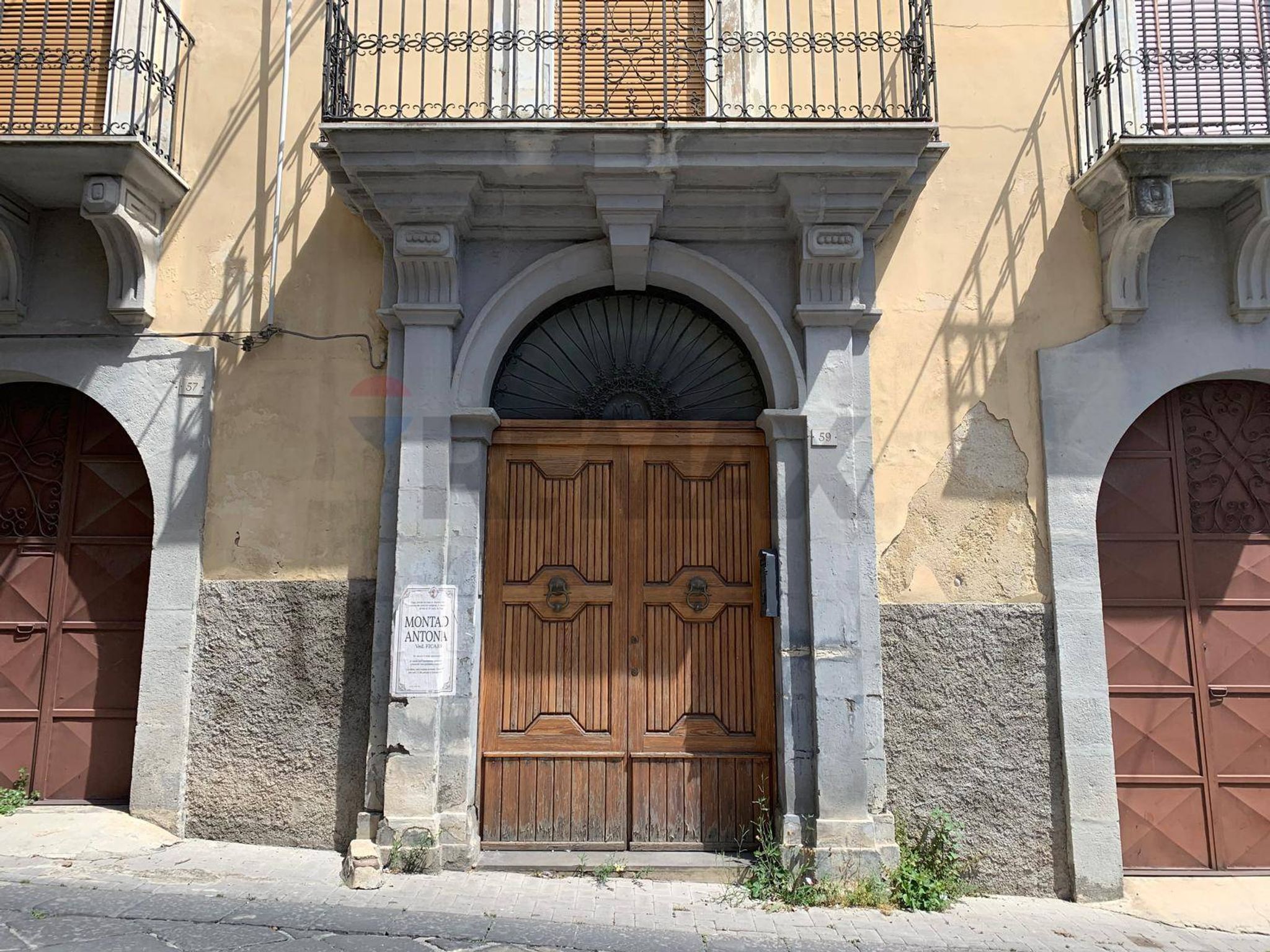 Edificio all'aperto