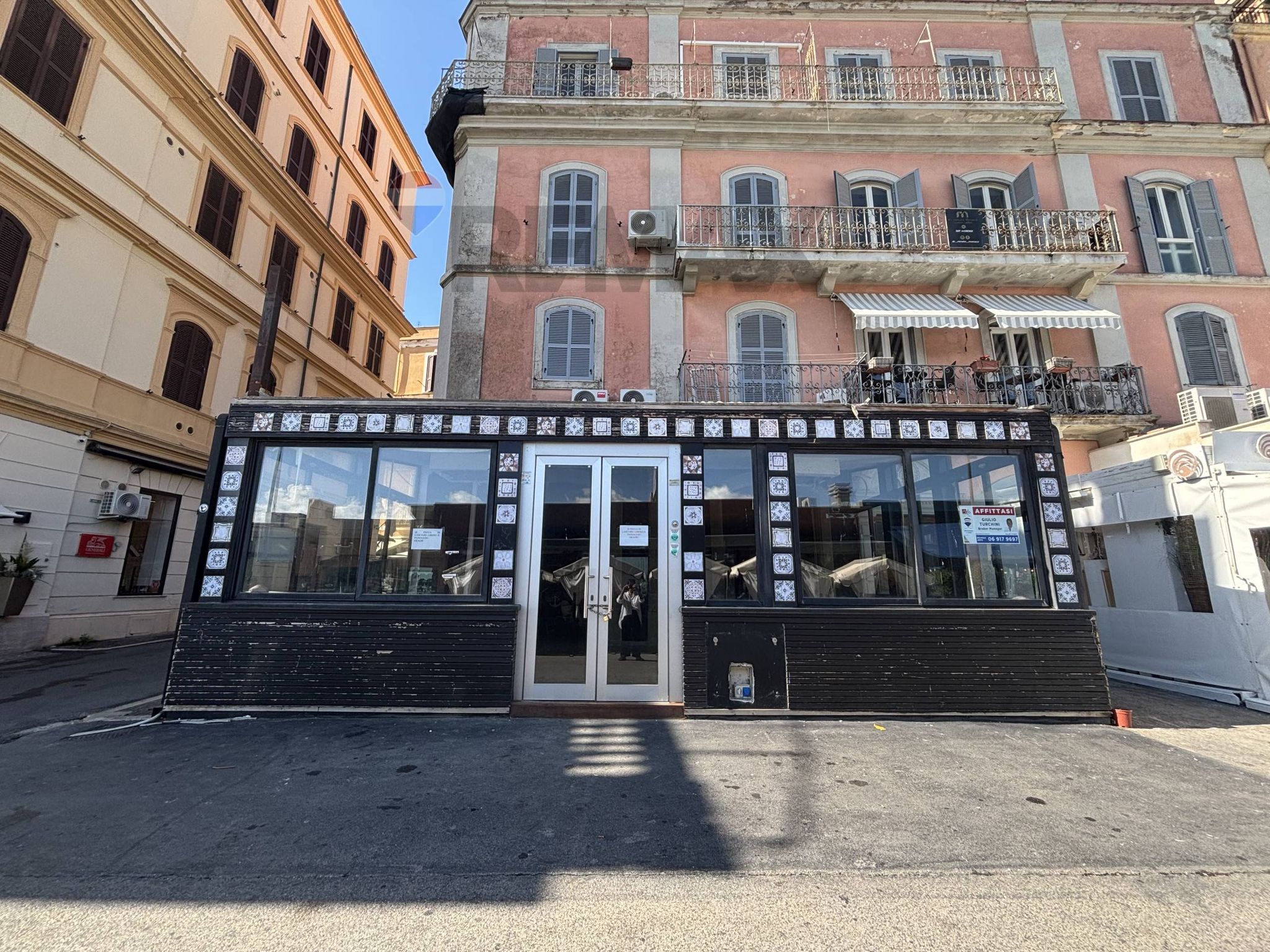 Edificio all'aperto