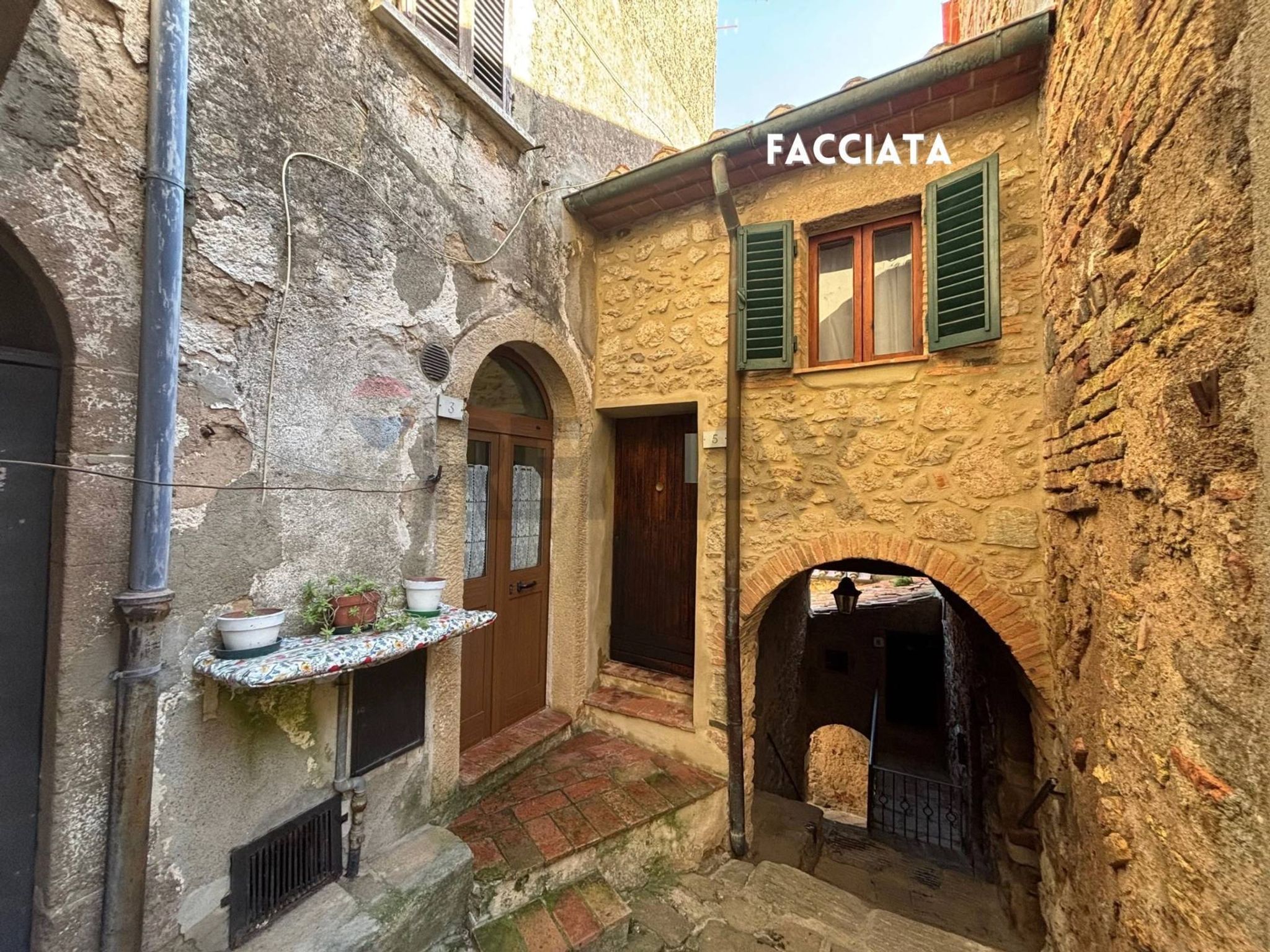 FACCIATA IN PIETRA