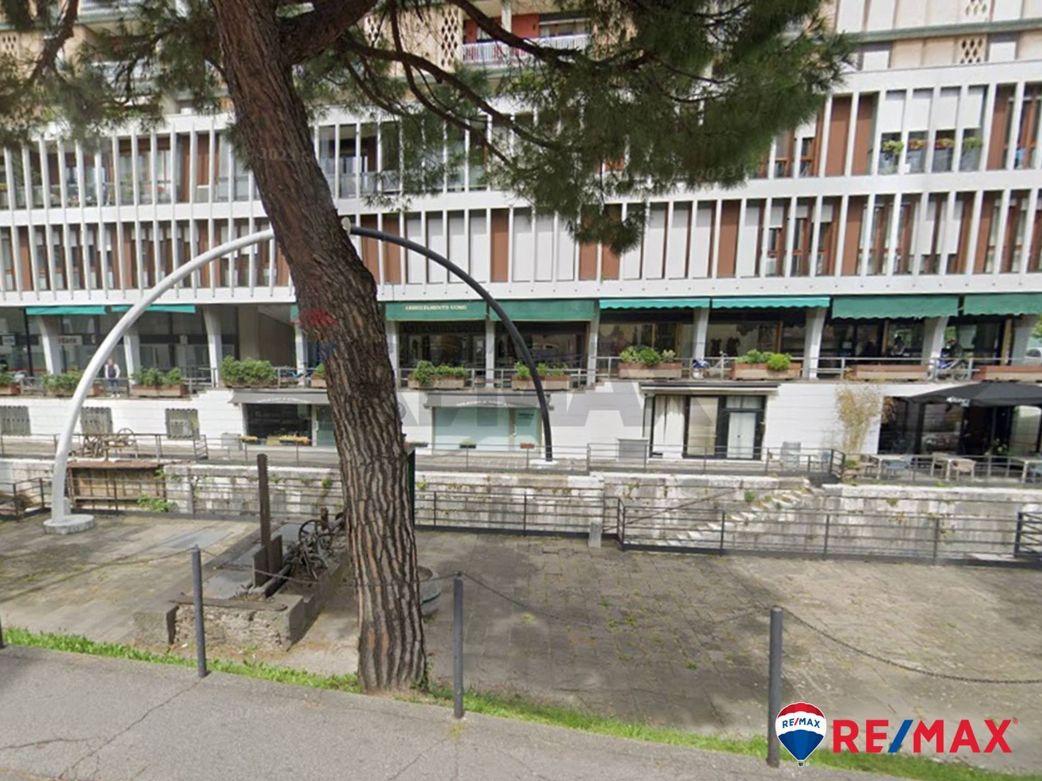 Edificio all'aperto