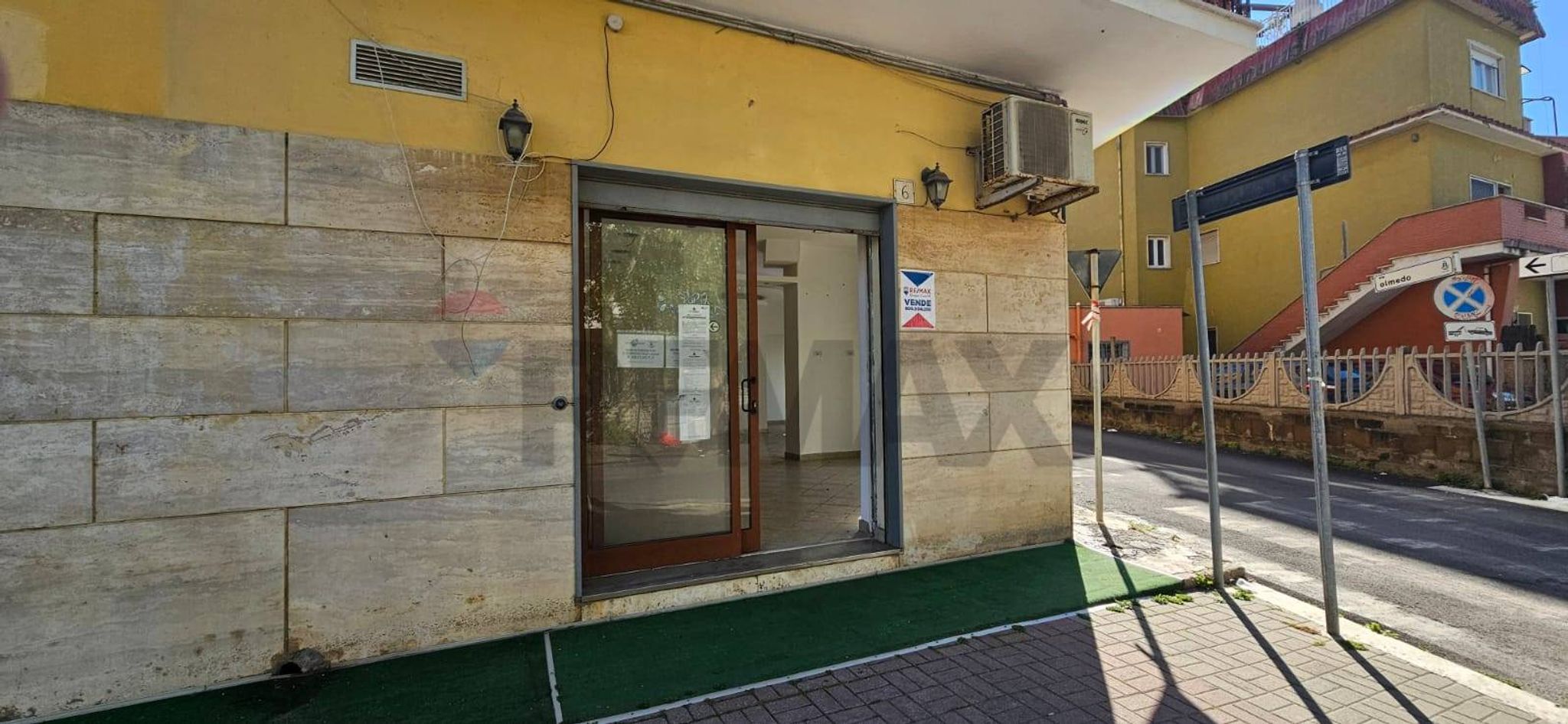 Edificio all'aperto