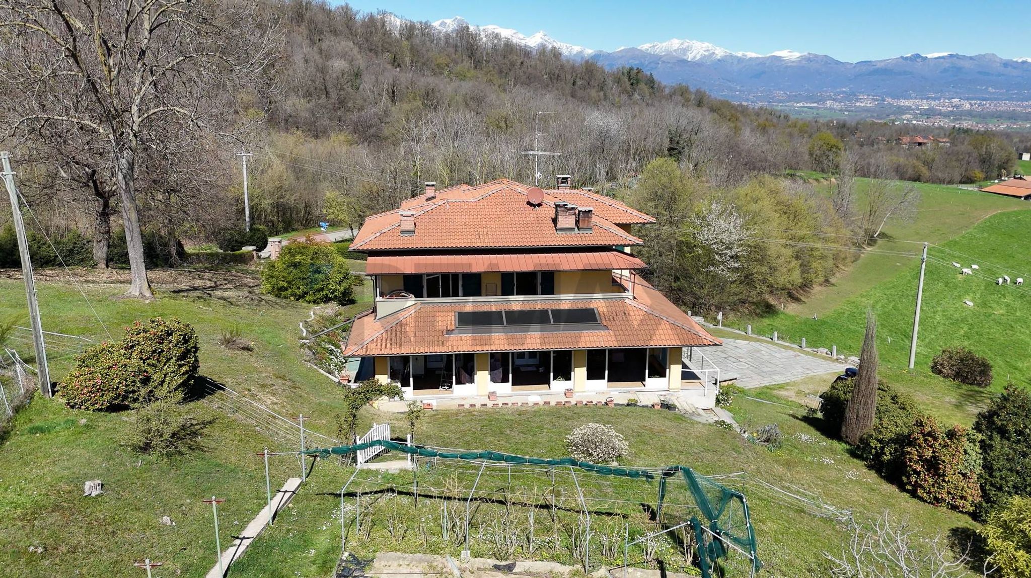 Property in Magnano