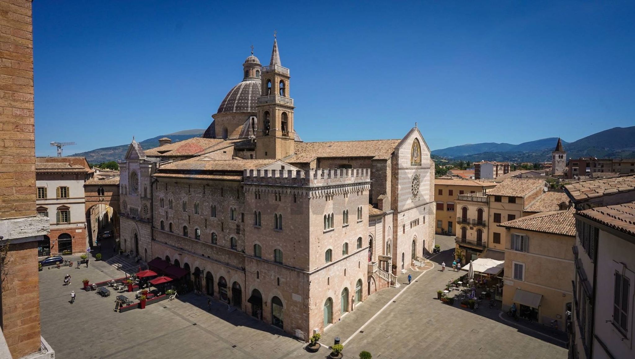 Immobile a Foligno