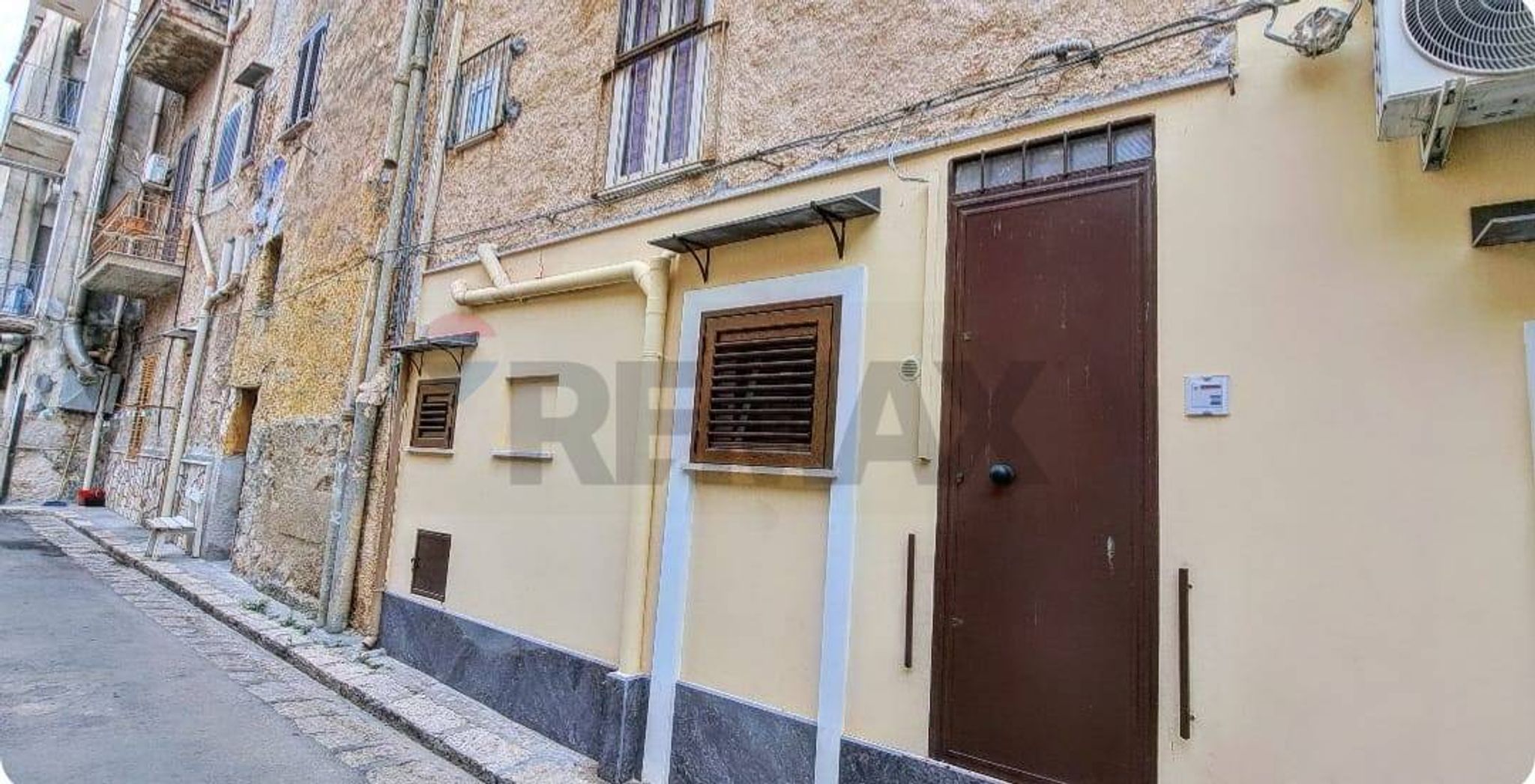 Edificio all'aperto