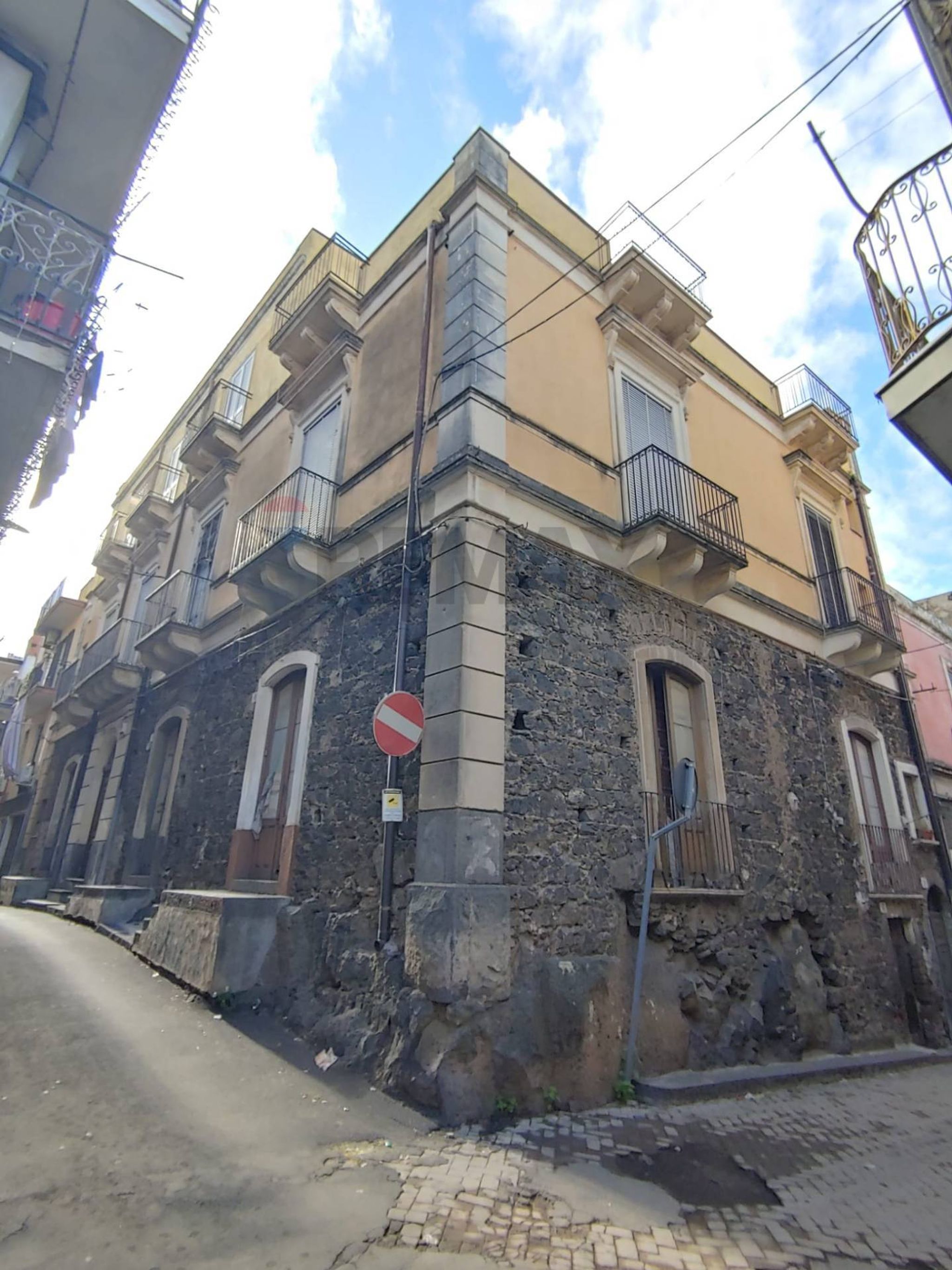 Edificio all'aperto
