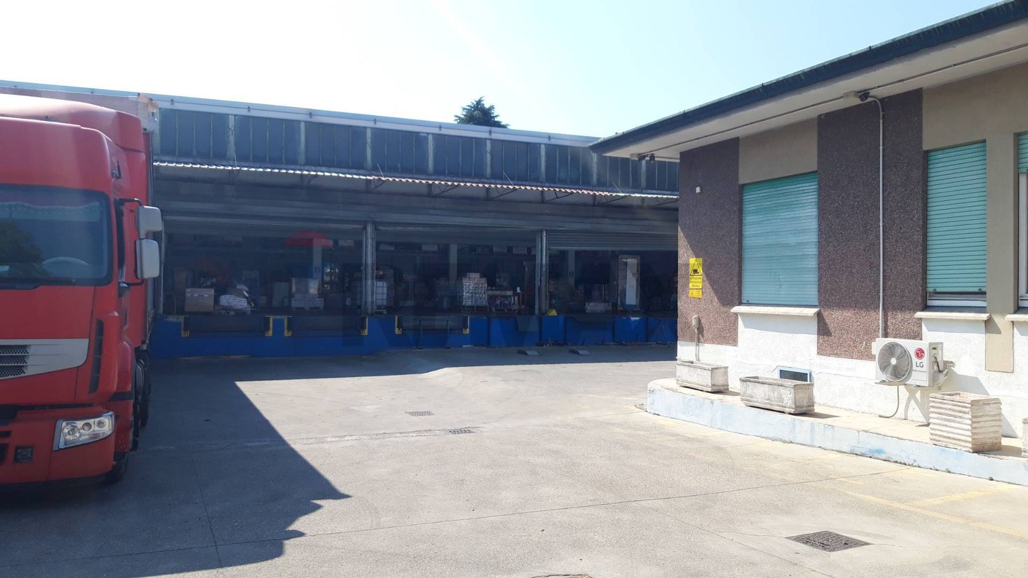 Edificio all'aperto