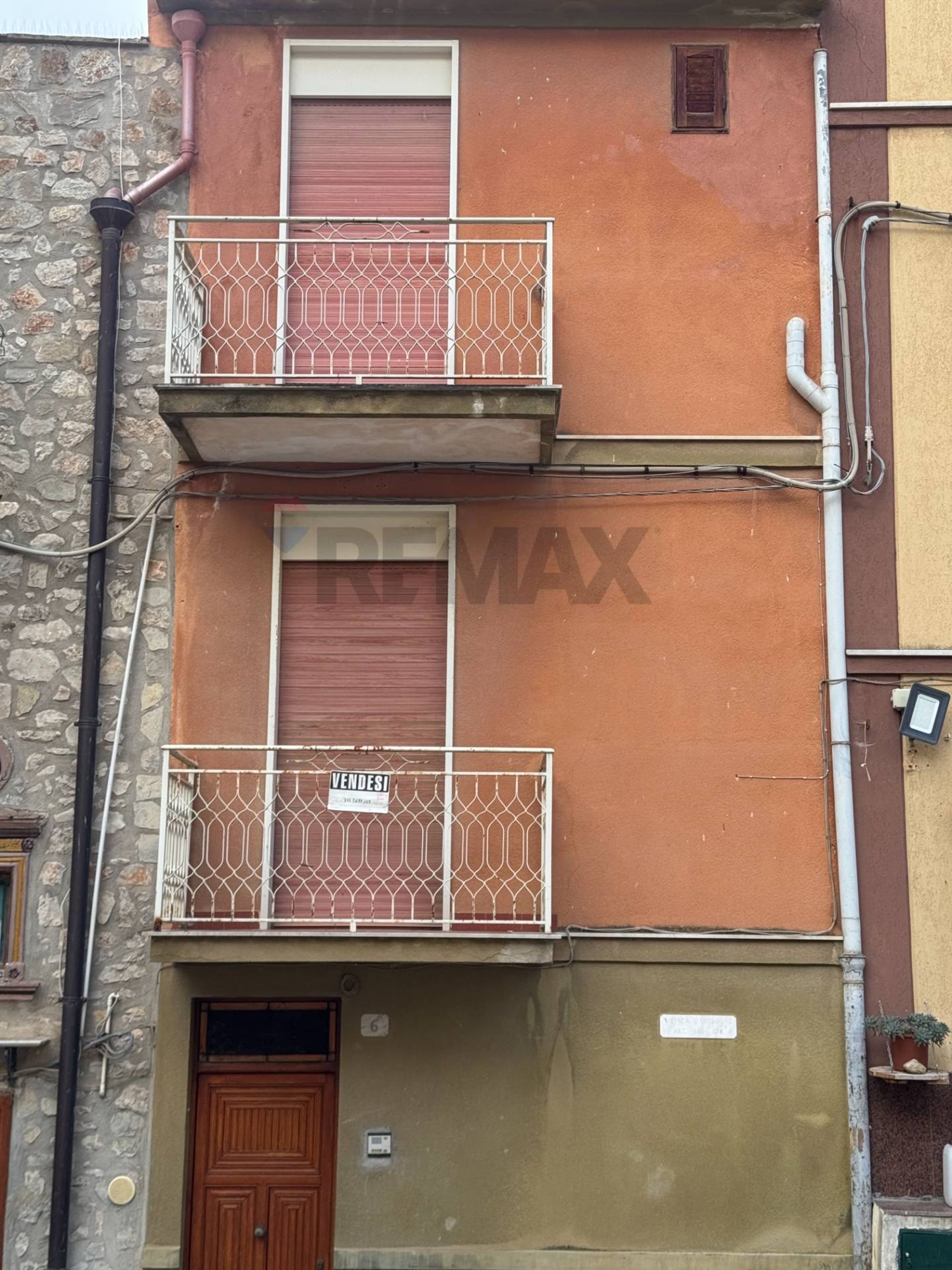 Edificio all'aperto