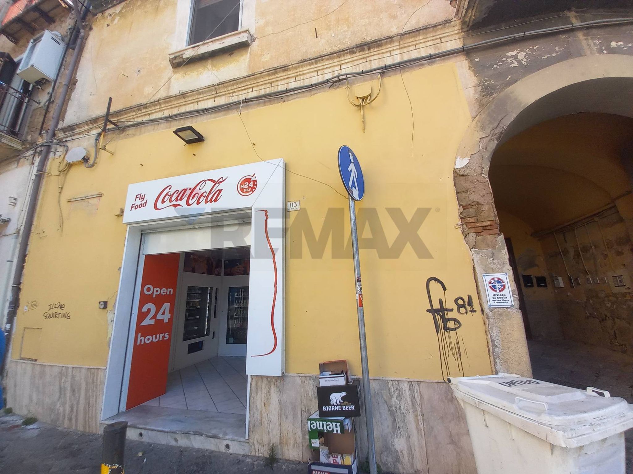 Edificio all'aperto