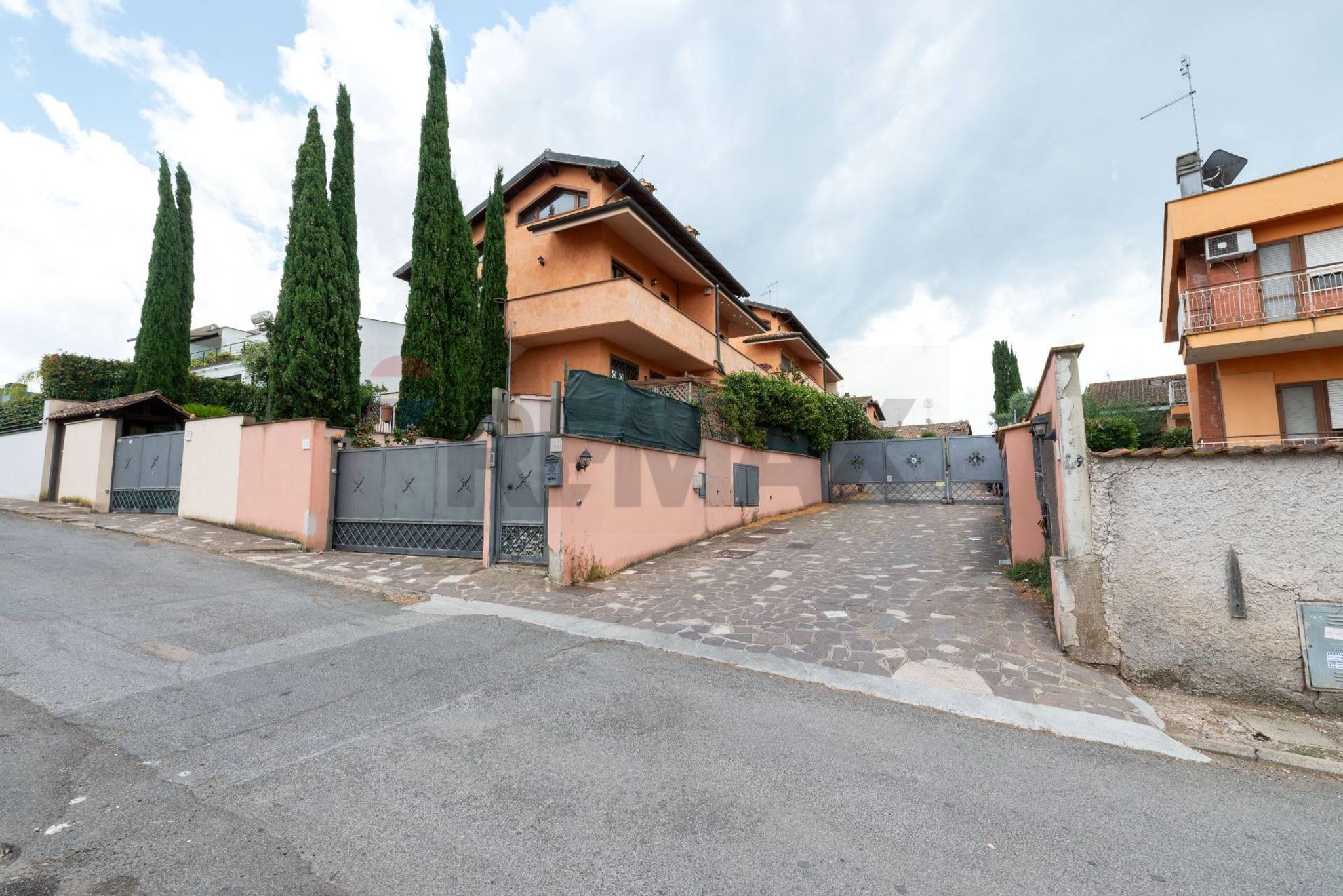 Property in Roma