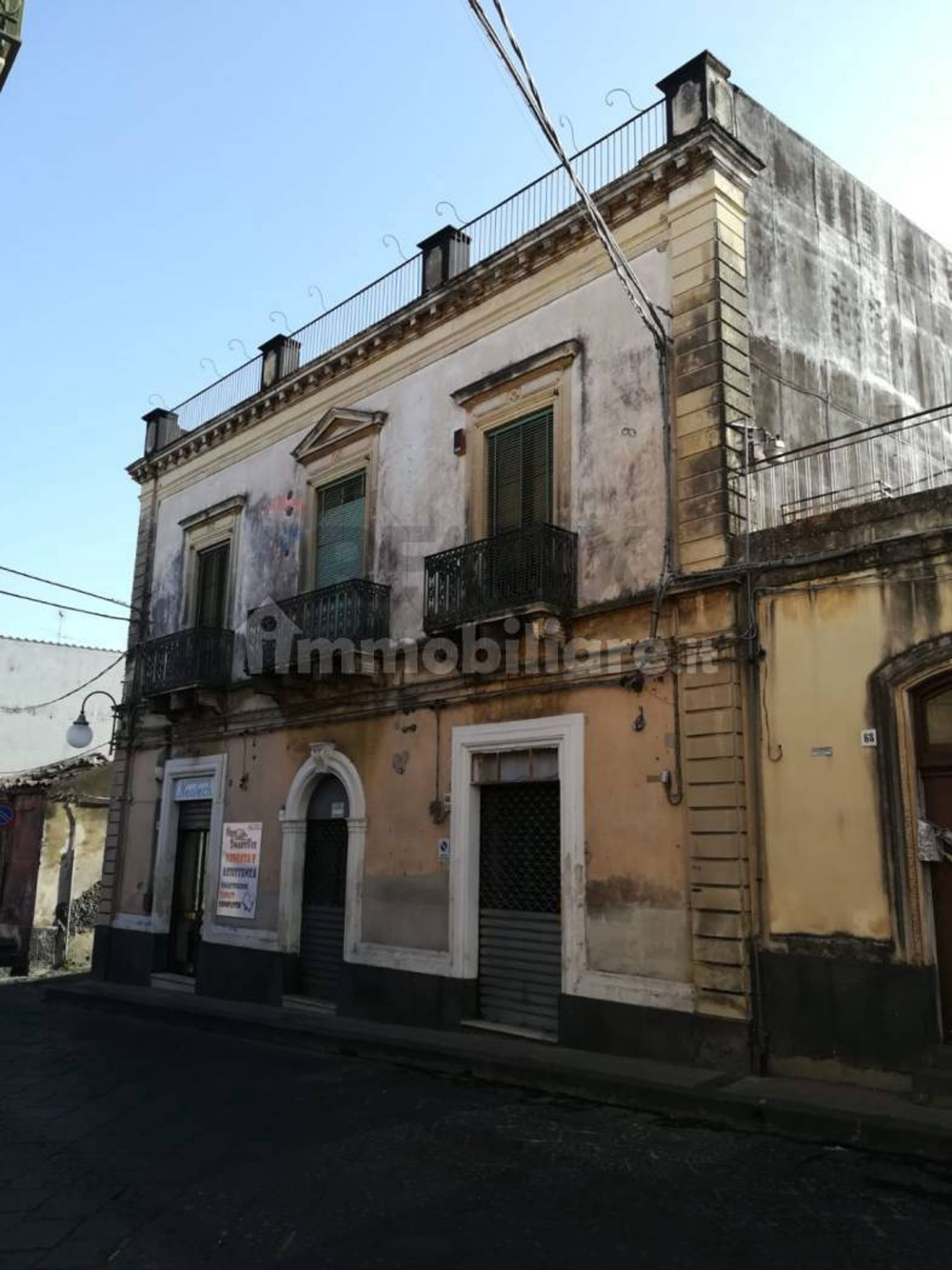 Edificio all'aperto