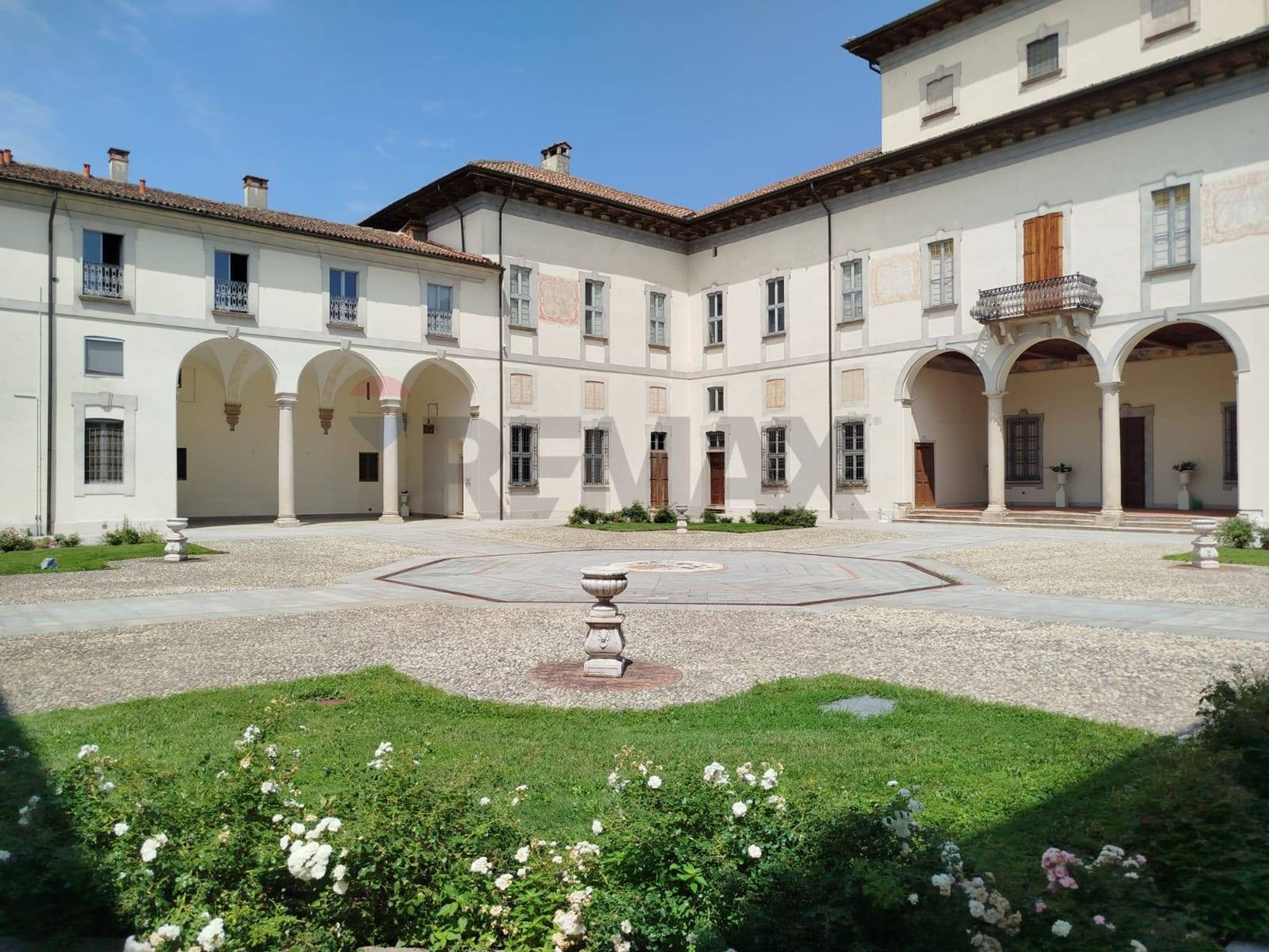 Edificio all'aperto