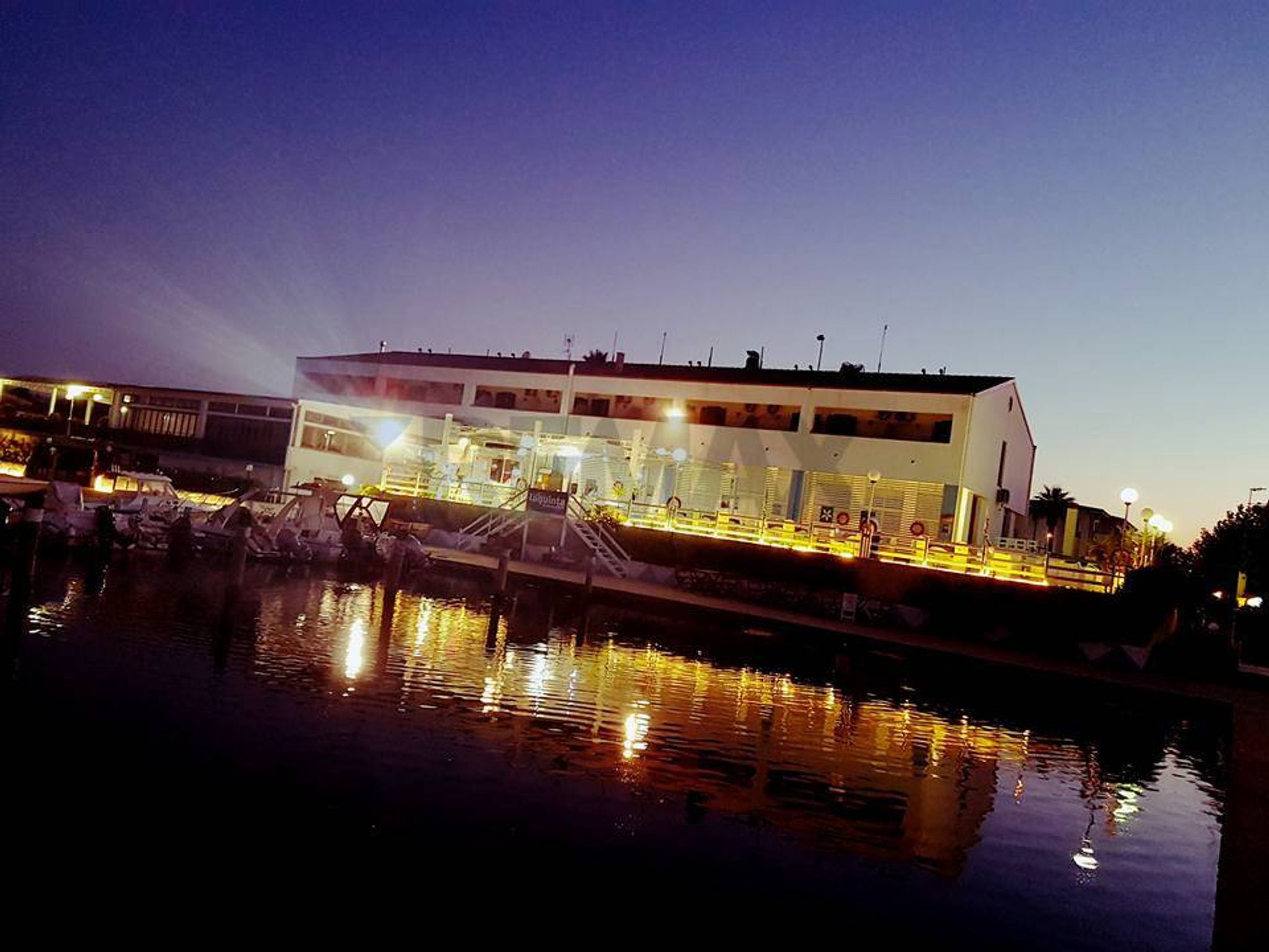 Edificio all'aperto