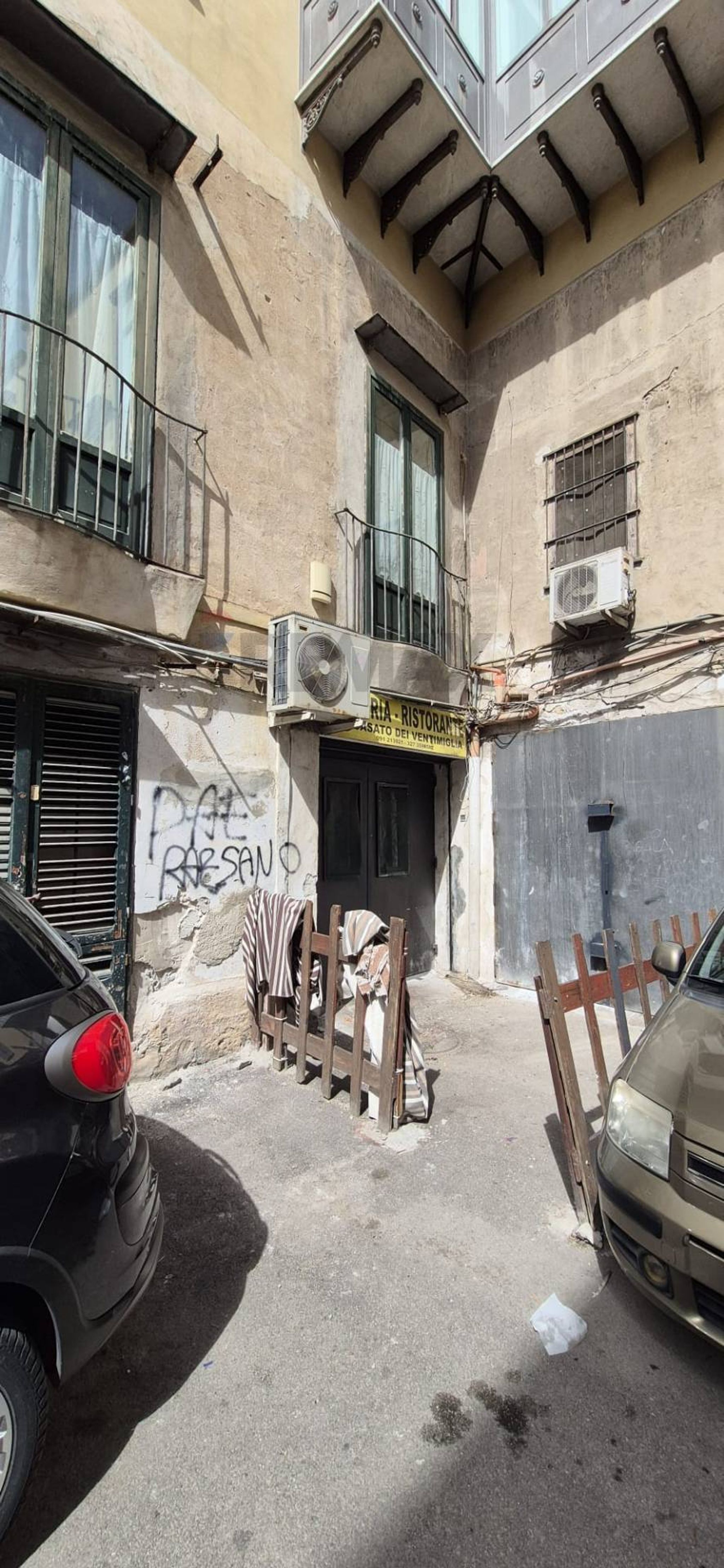 Edificio all'aperto