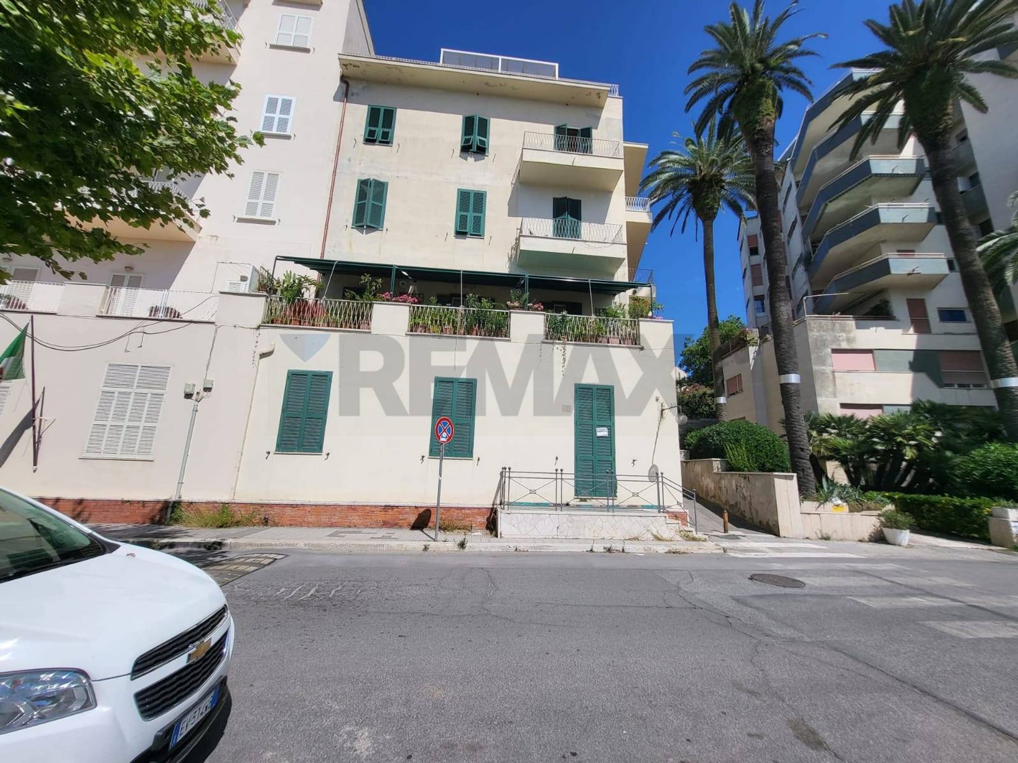 Immobile a Anzio