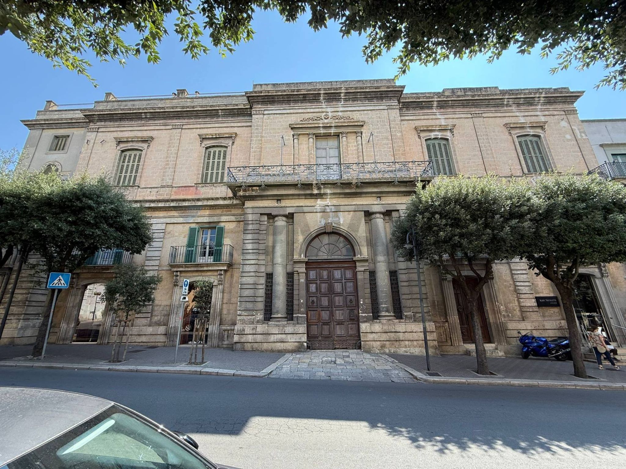 Edificio all'aperto