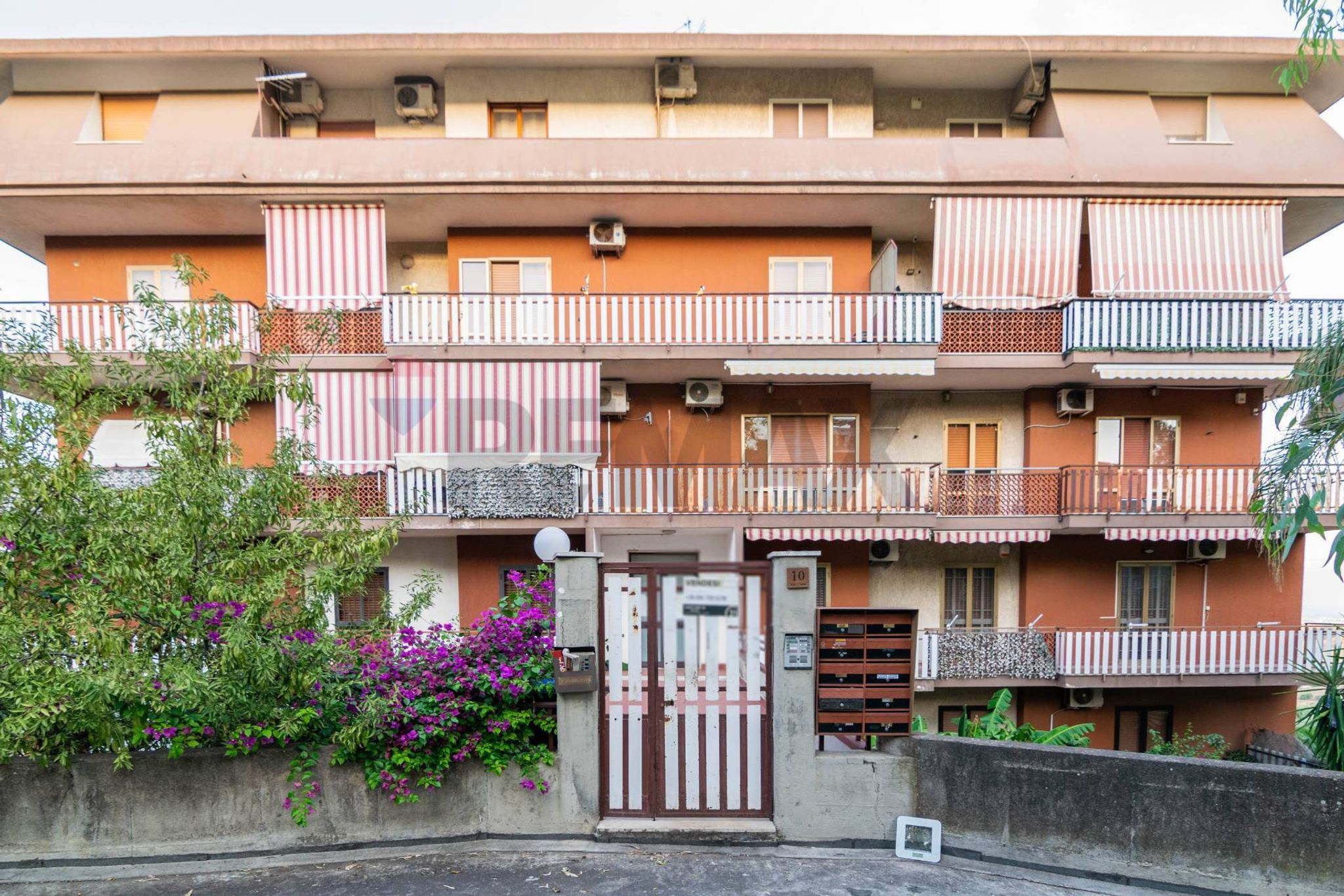 Edificio all'aperto