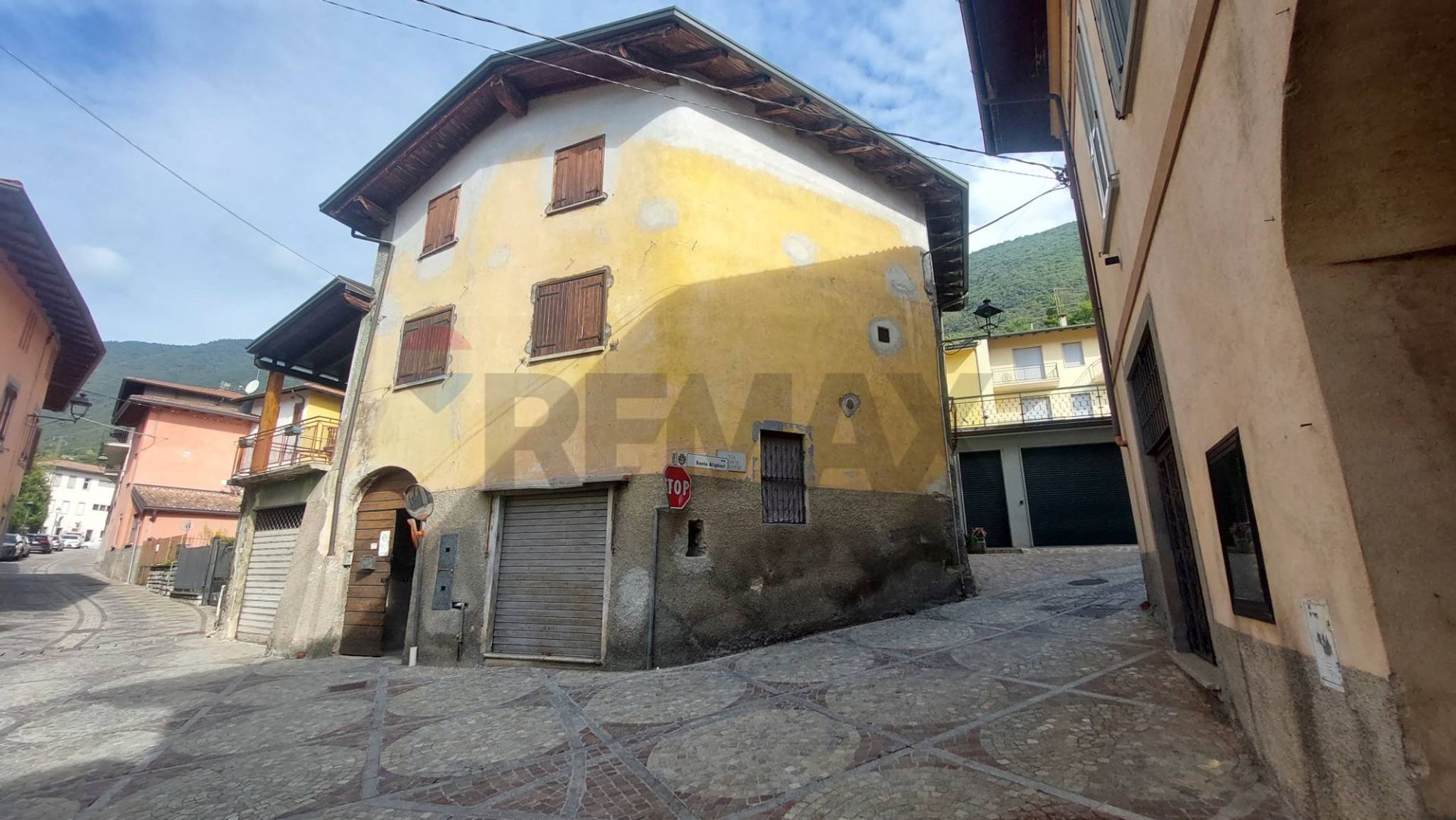 Edificio all'aperto